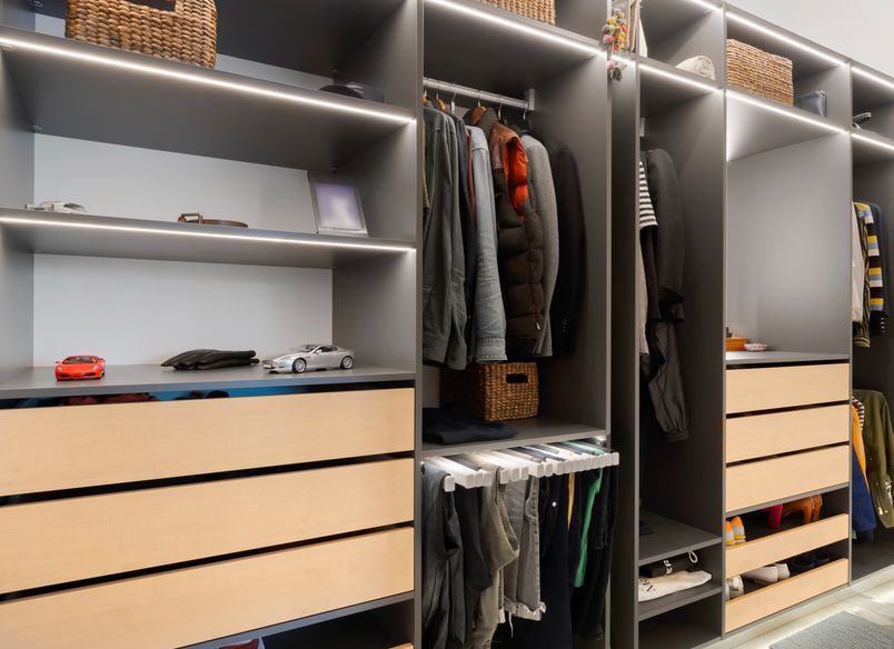 Bold, Elegant Walk-in