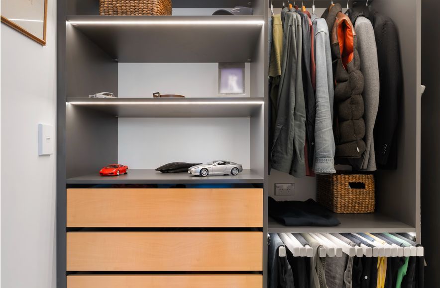 Bold, Elegant Walk-in