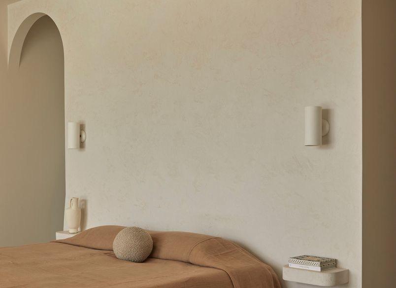 La Casa Curvilinear - A Minimalist Take On Mediterranean Design
