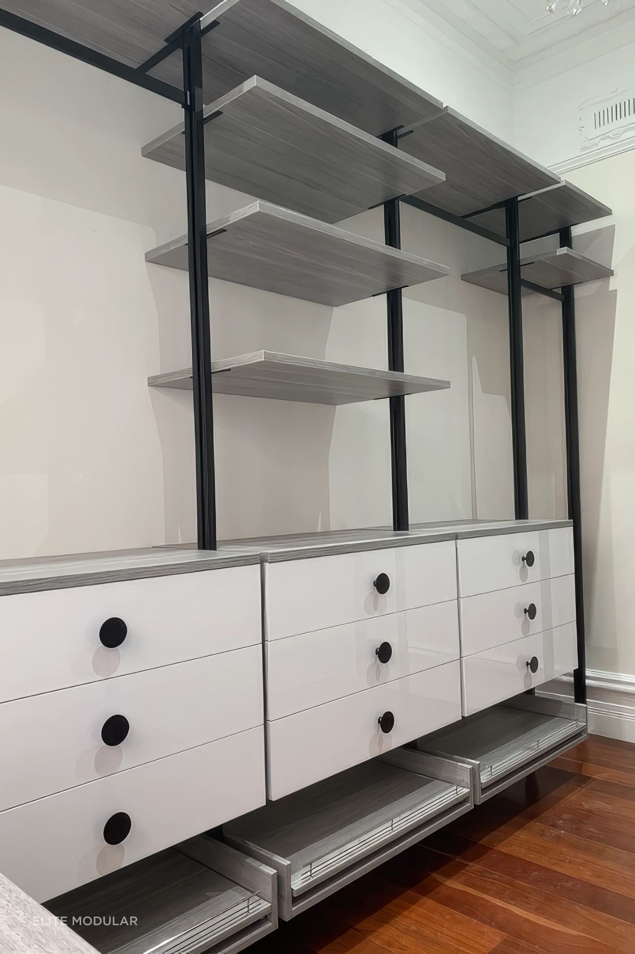 Elite-Dressing-Room-in-Fox-Teakwood-04M-standard-v2-26x.png