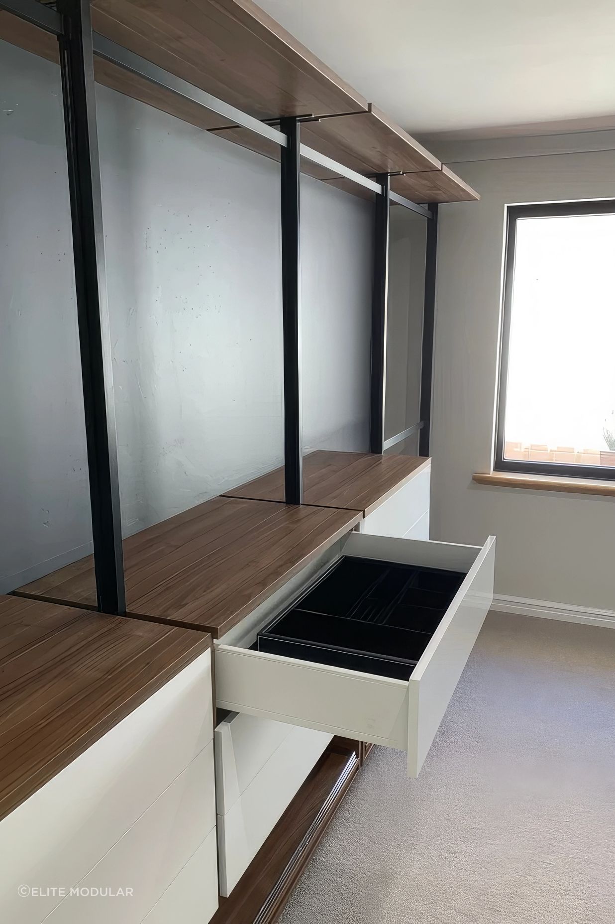 Elite-Walk-In-Wardrobe-Felt-Lined-Drawer-01M-standard-v2-35x.png