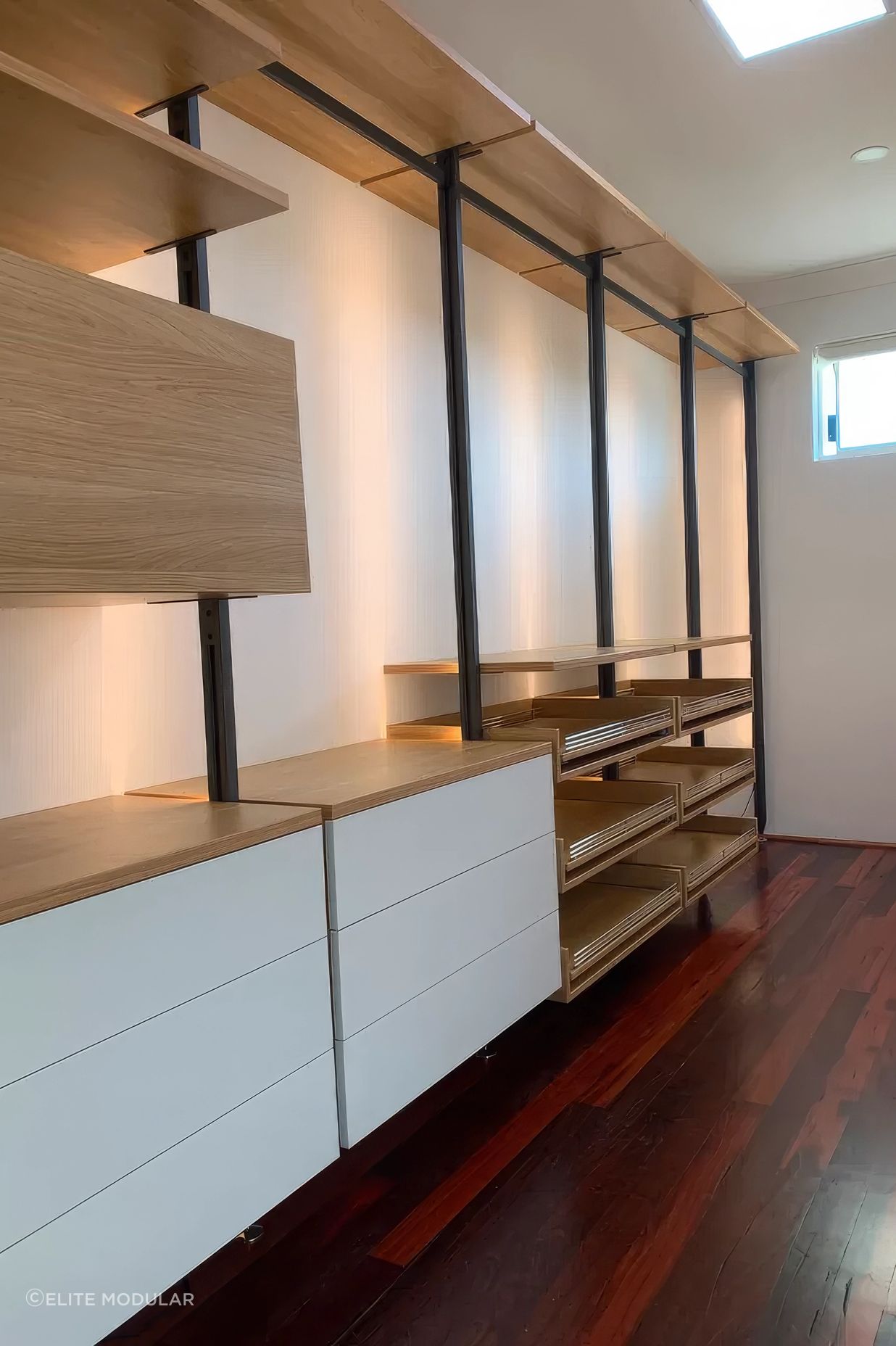 Elite-Walk-in-Robe-Laminex-Elegant-Oak-Wall-1-IMG2-1-standard-v2-26x-v5.png