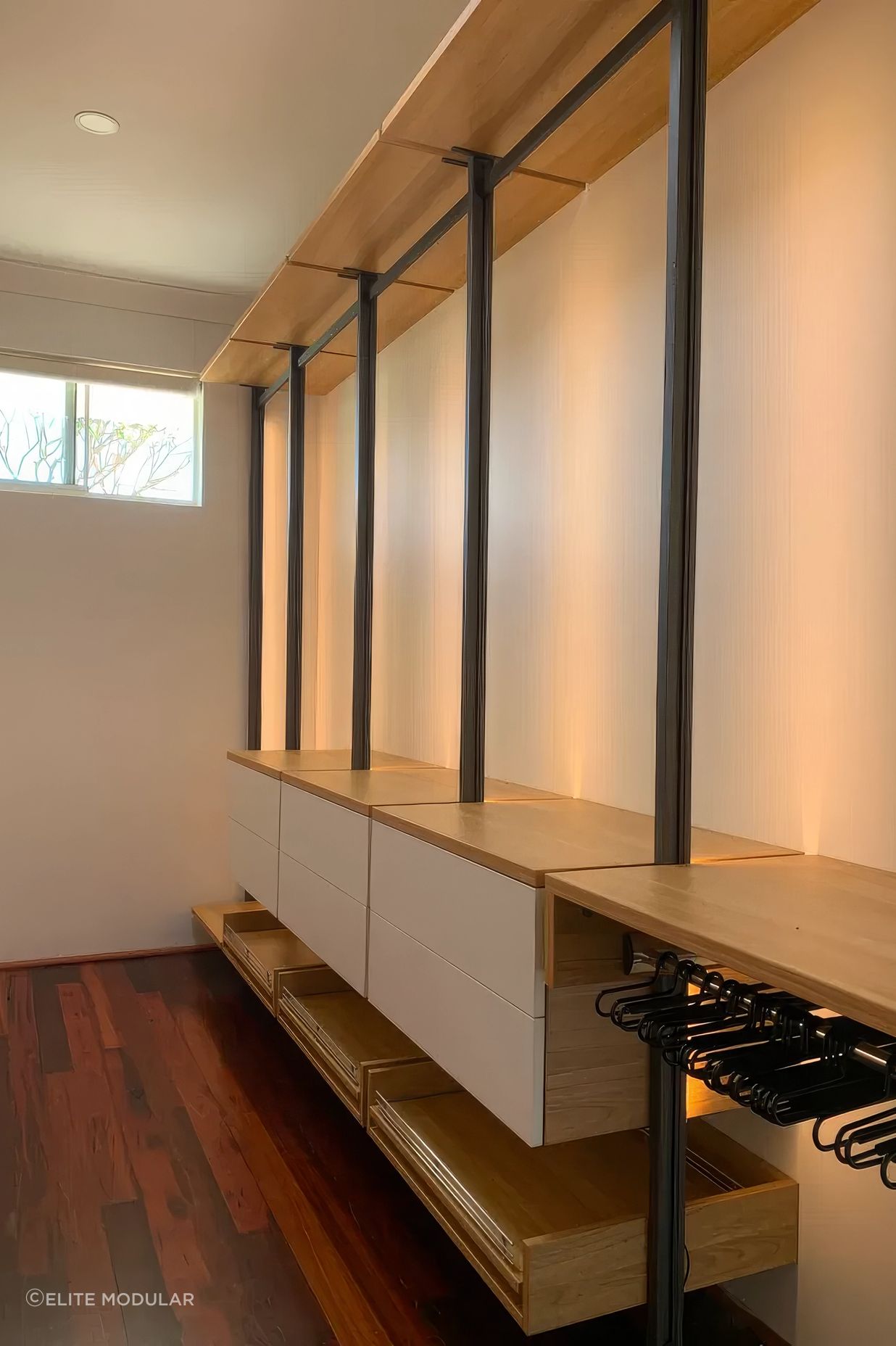 Elite-Walk-in-Robe-Laminex-Elegant-Oak-Wall-2-IMG2-standard-v2-26x.png