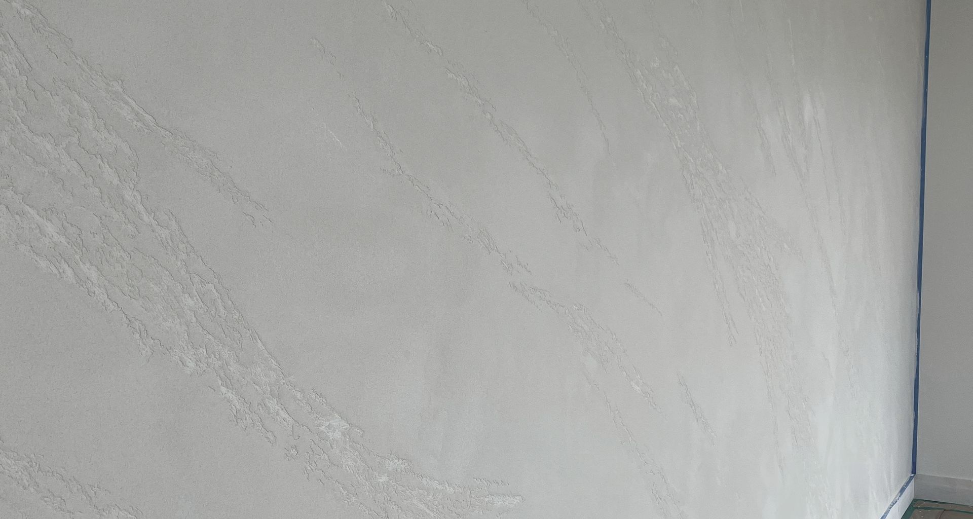 Feature wall, Split stone banner
