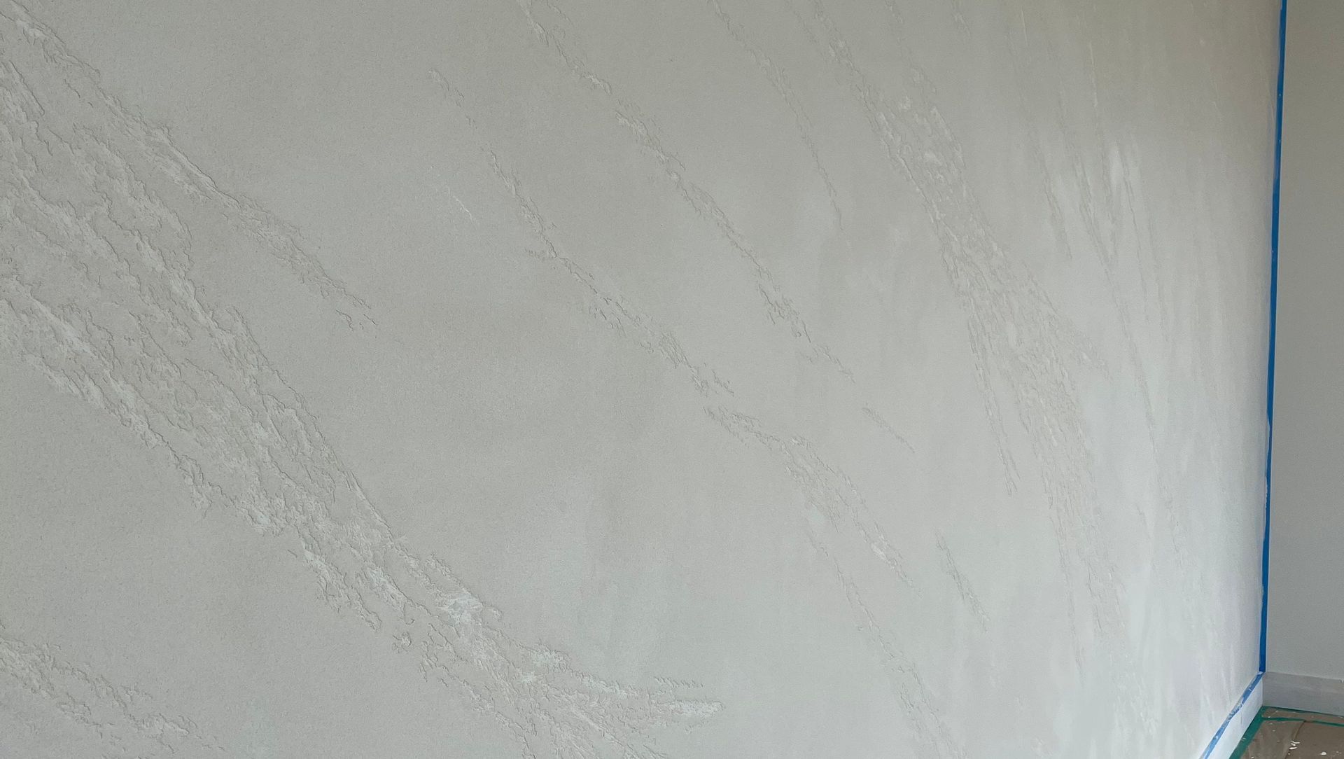 Feature wall, Split stone banner