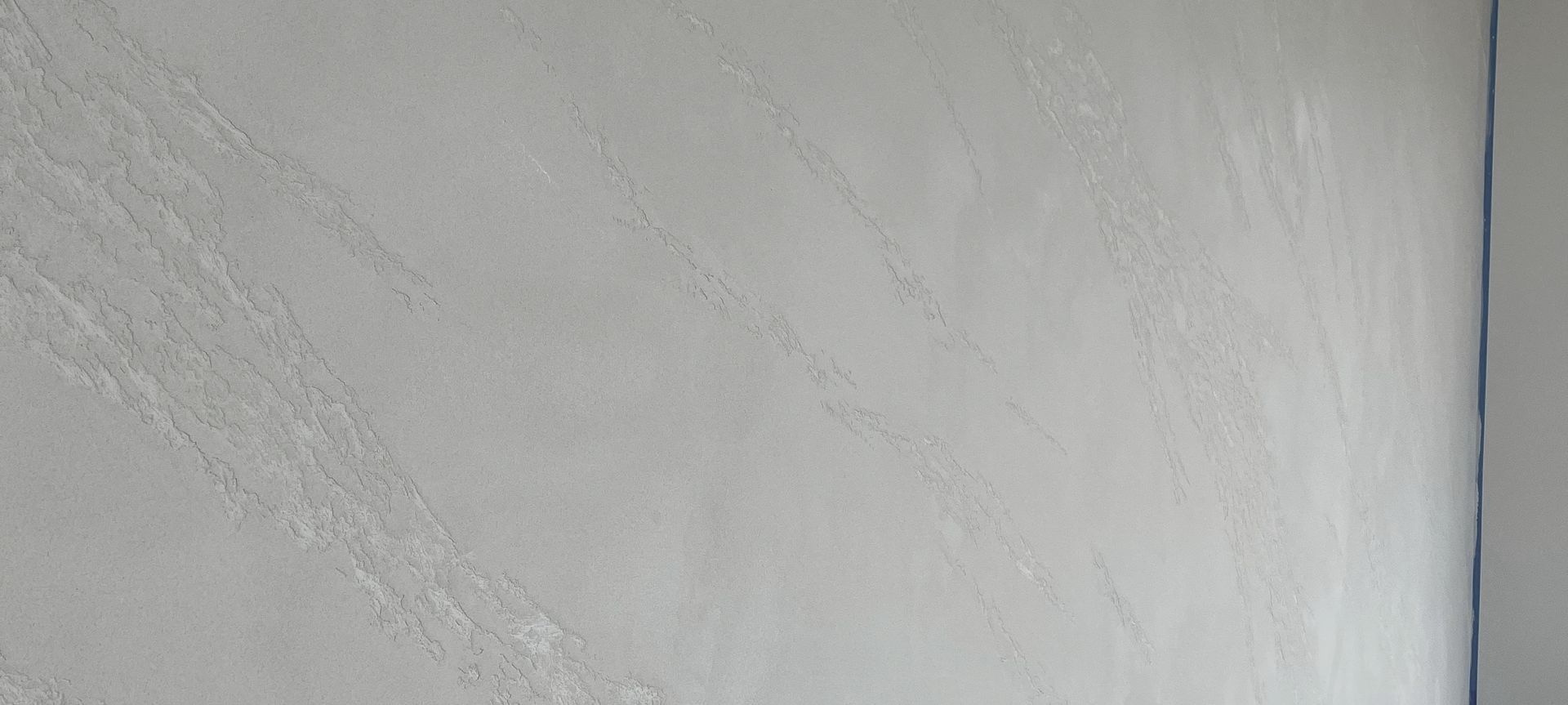 Feature wall, Split stone banner