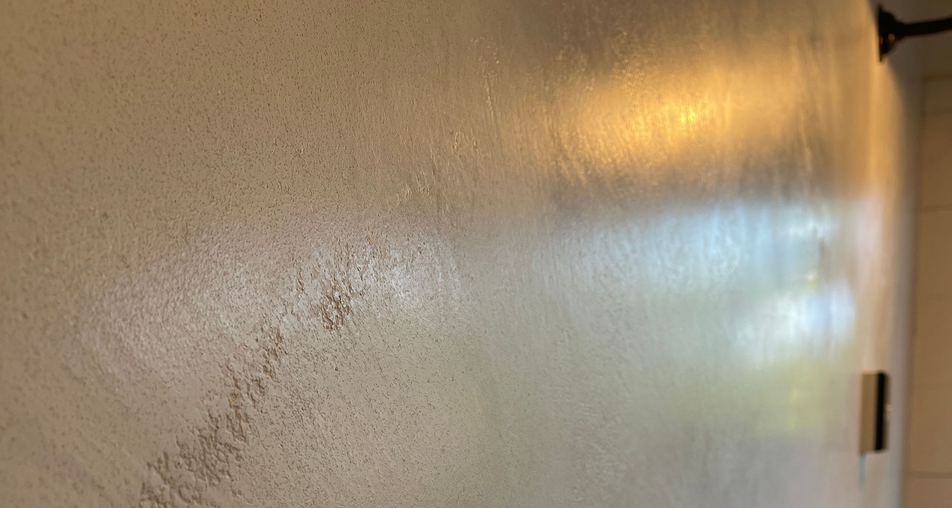 Feature Wall, Pietra Levigata banner