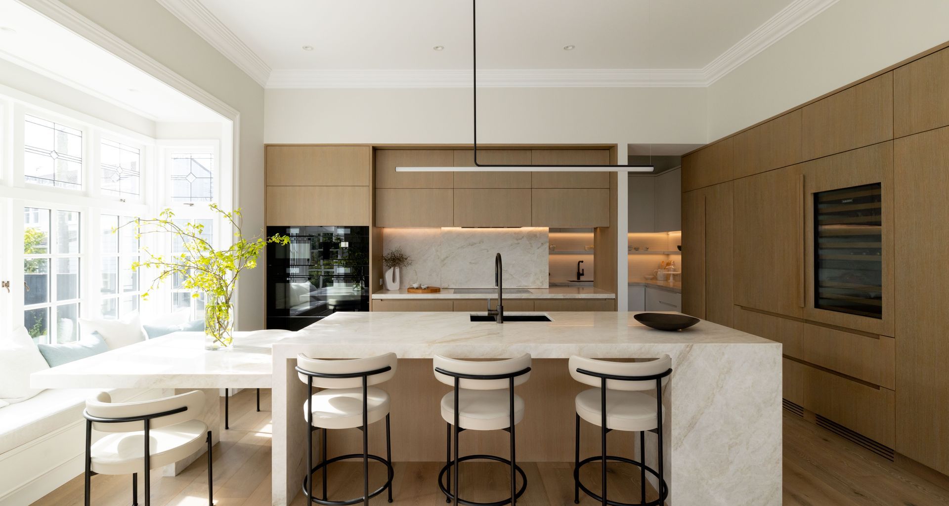 Kitchen design by Wim de Bruin Aveora, manufacture by Trendwood. Finishes & Furnishings selection by KKID. Stone from SCE.