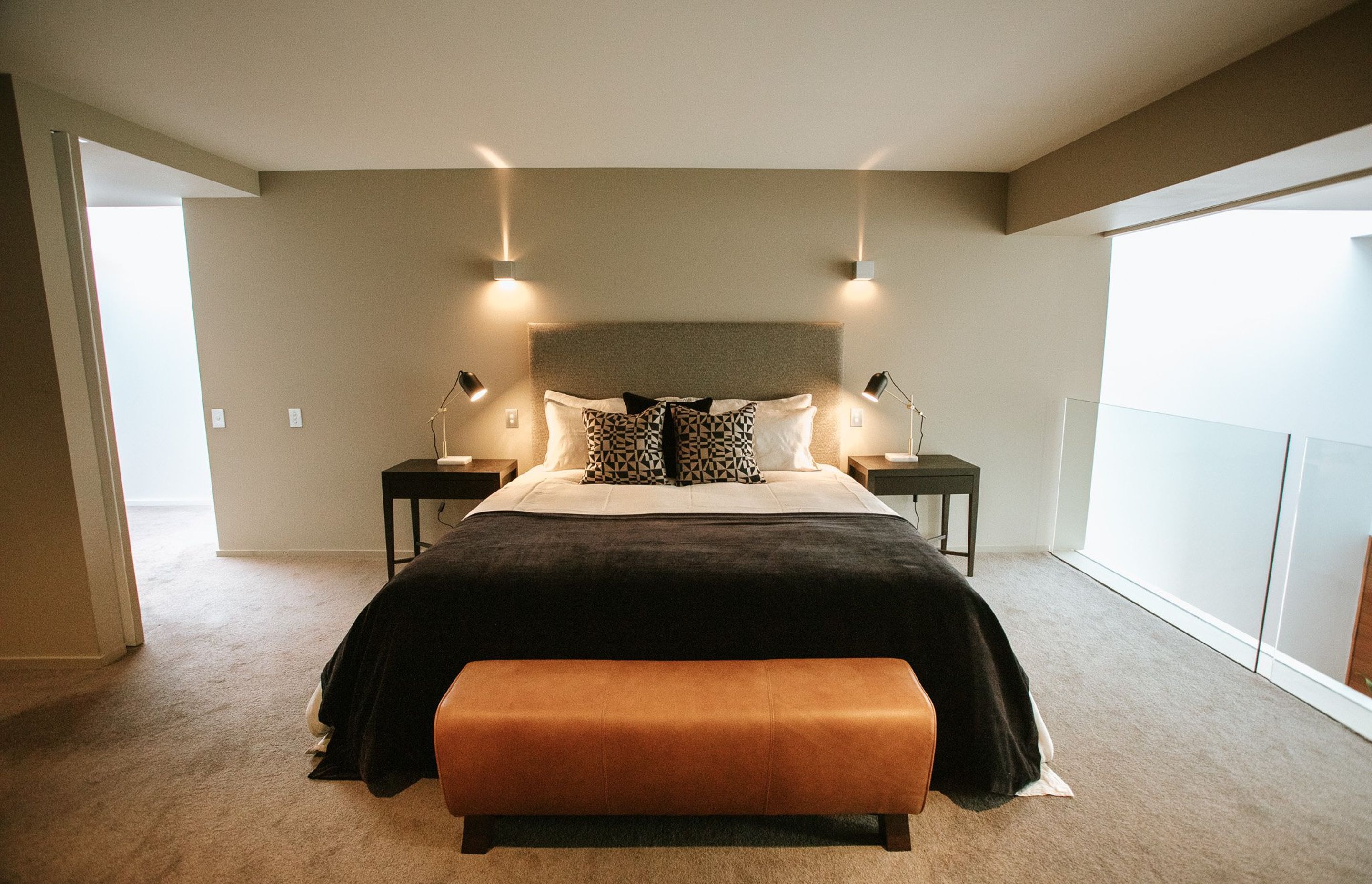 LAKESIDE-APARTMENT4-1-v2.jpg