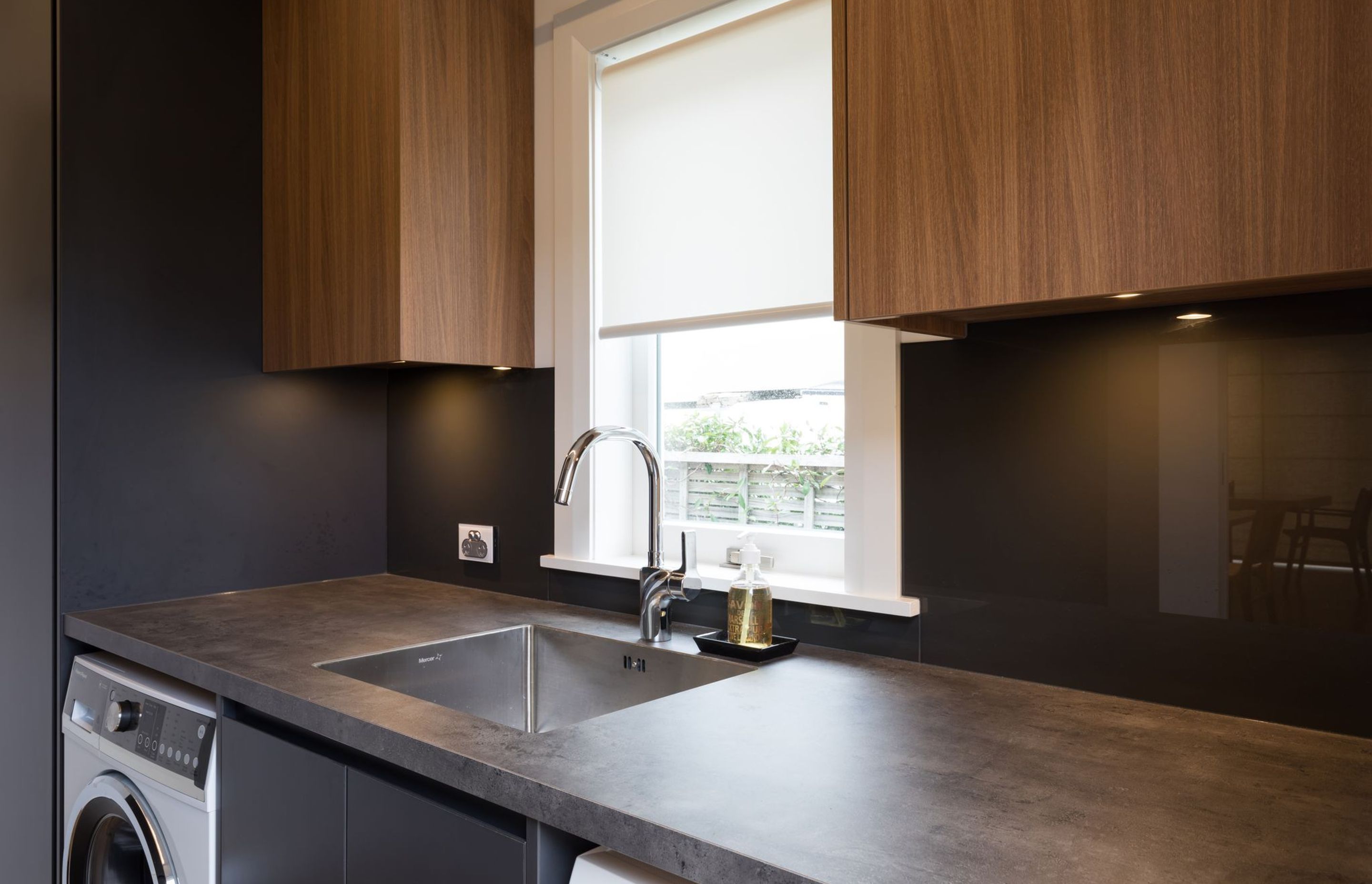 Kitchen & Wardrobe