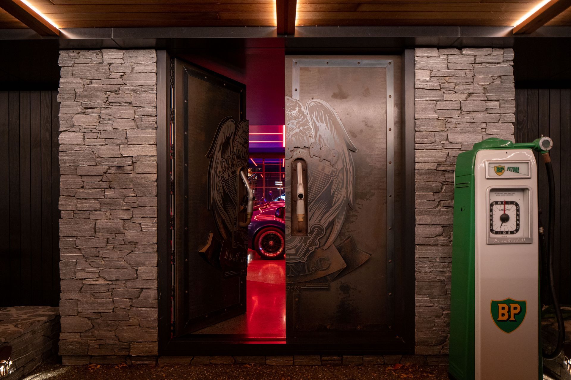 The-Man-Cave-46.jpg