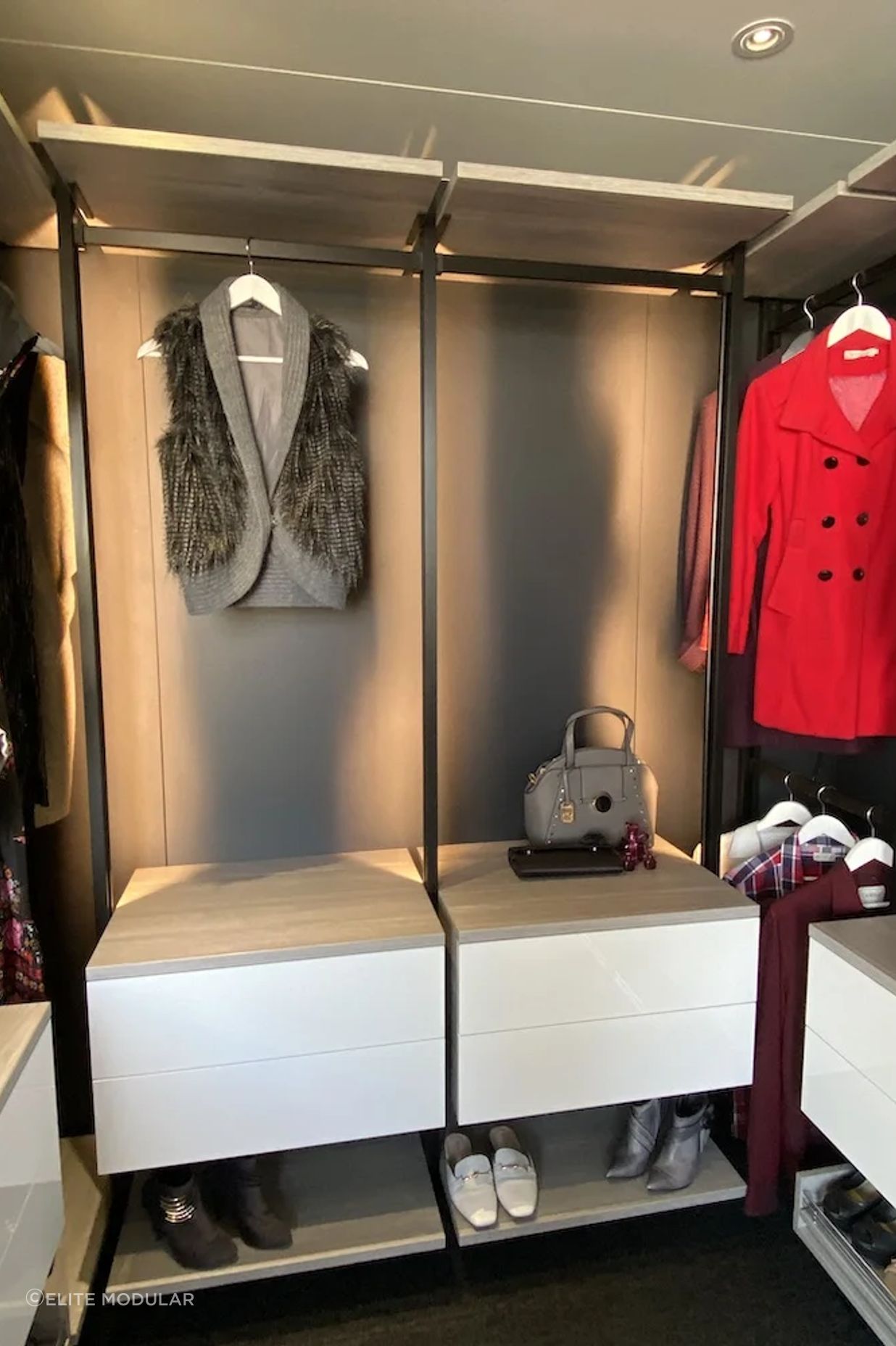 U-Shaped-Walk-in-Wardrobe-11.png
