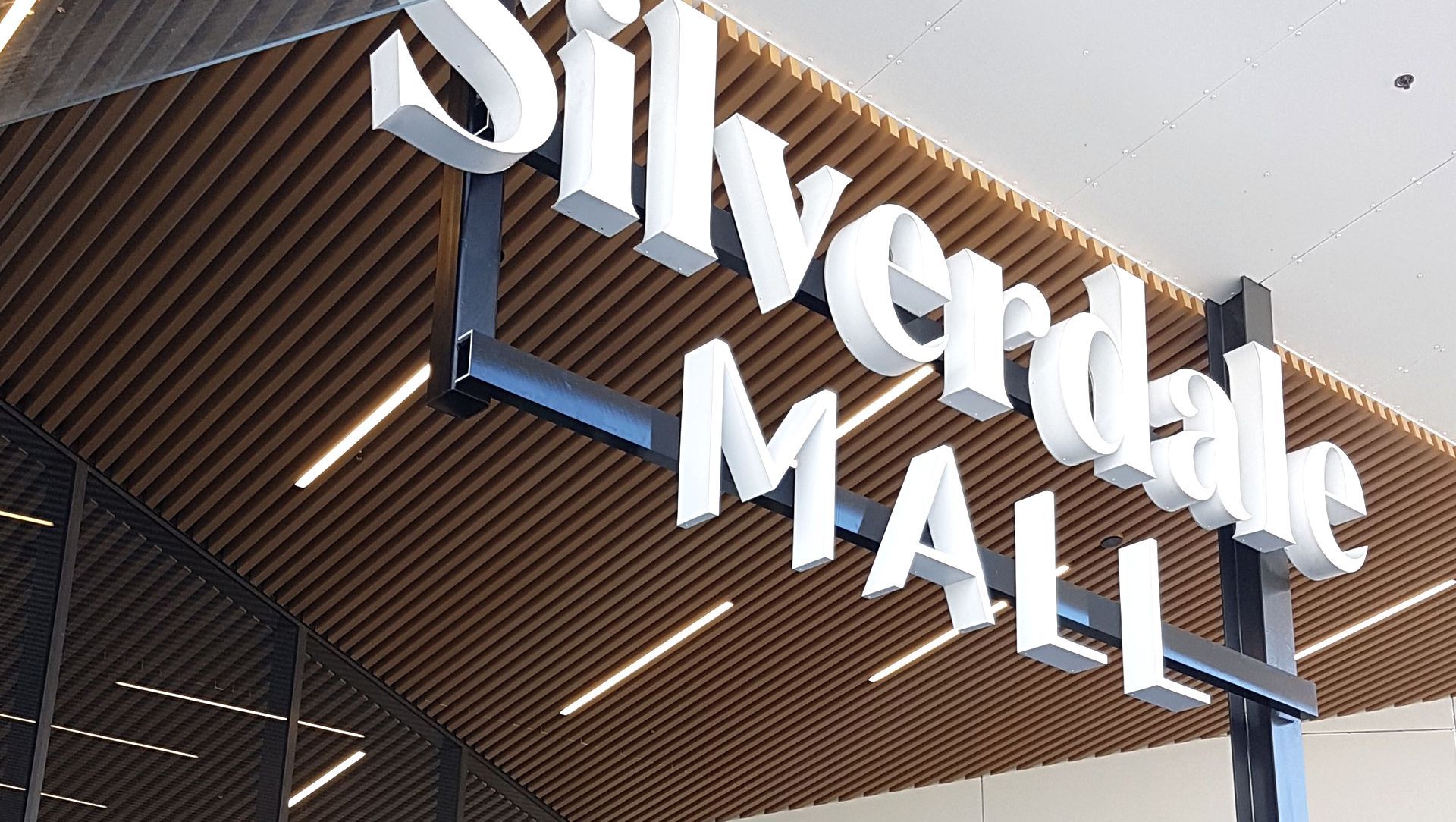 Silverdale Mall, Auckland banner