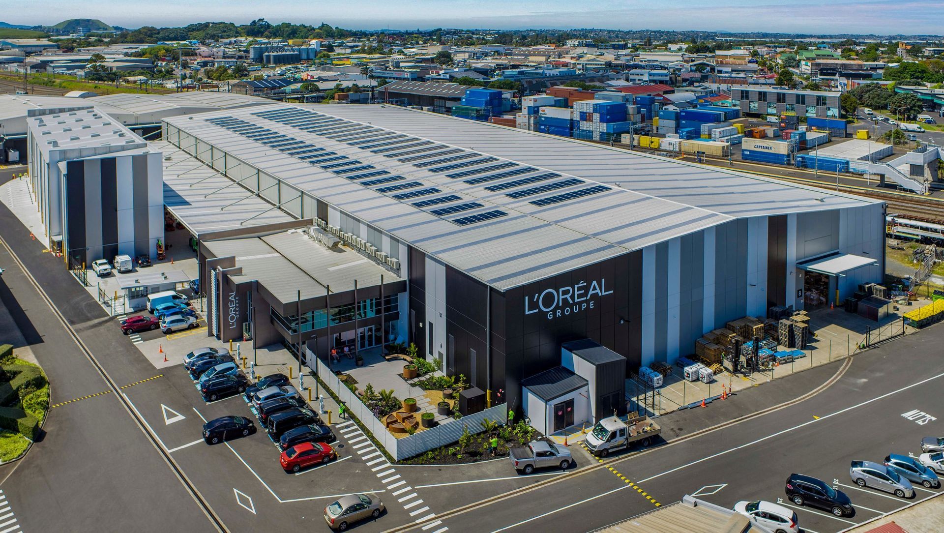 L’Oreal – New Distribution Centre banner