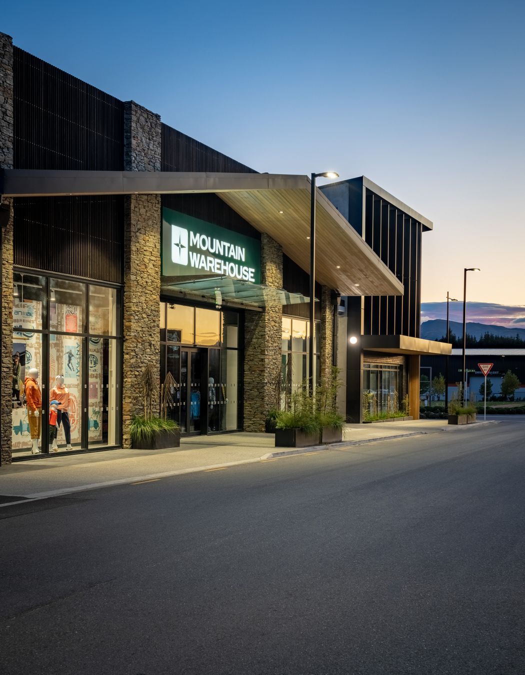 Mountain Warehouse, Wanaka