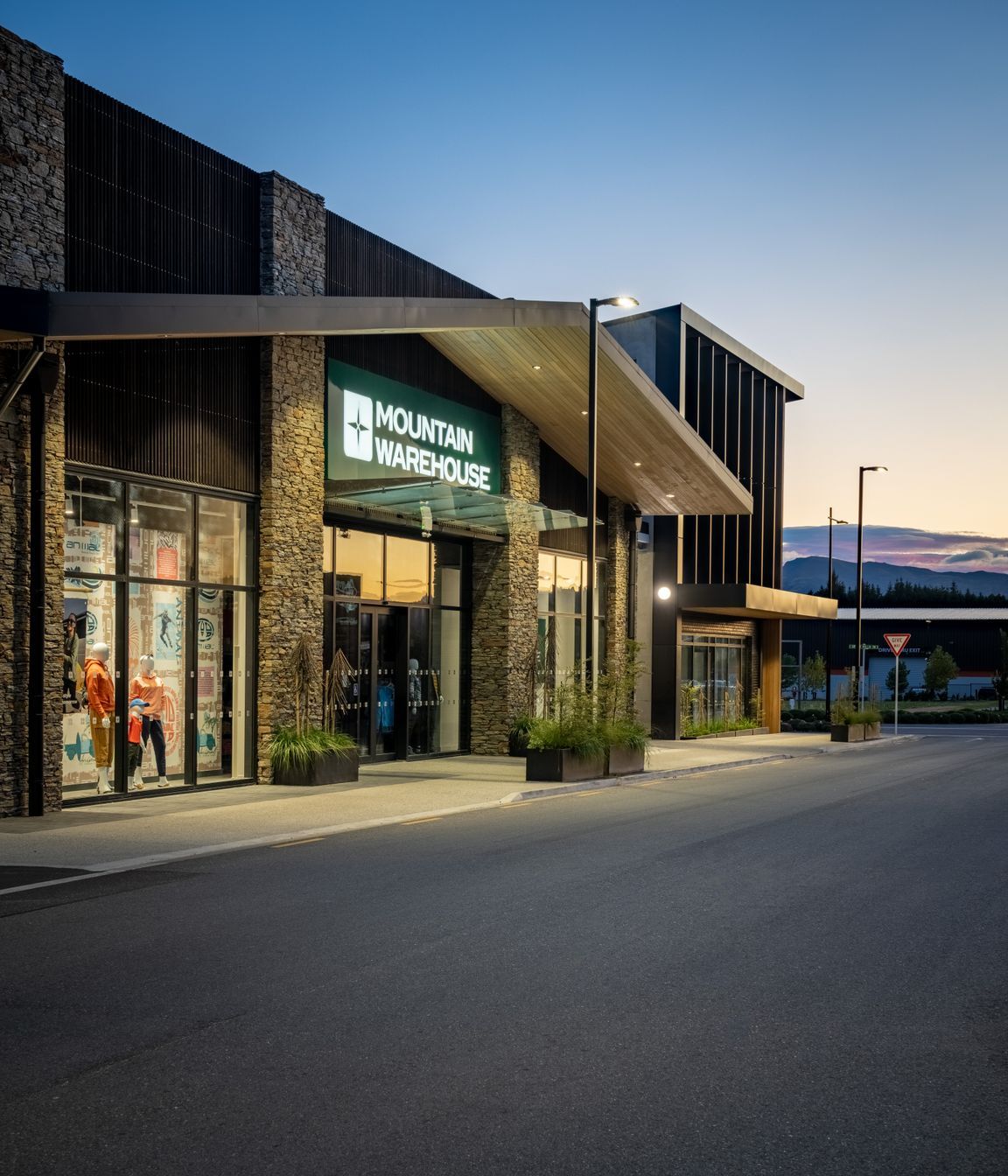 Mountain Warehouse, Wanaka