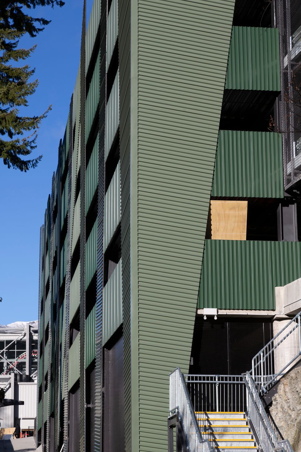 SkylineBottomTerminalCarpark006.JPG