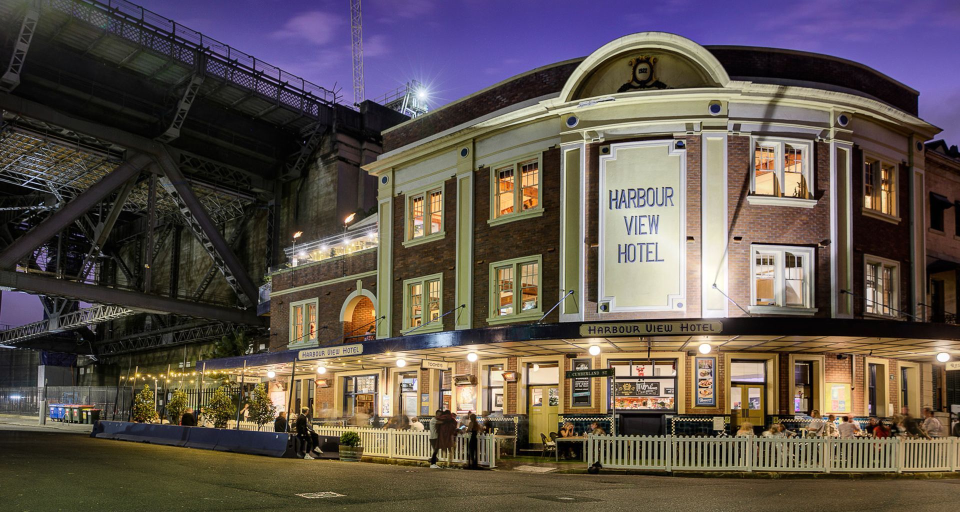Harbor View Hotel | Lower Fort St, Dawes Point banner