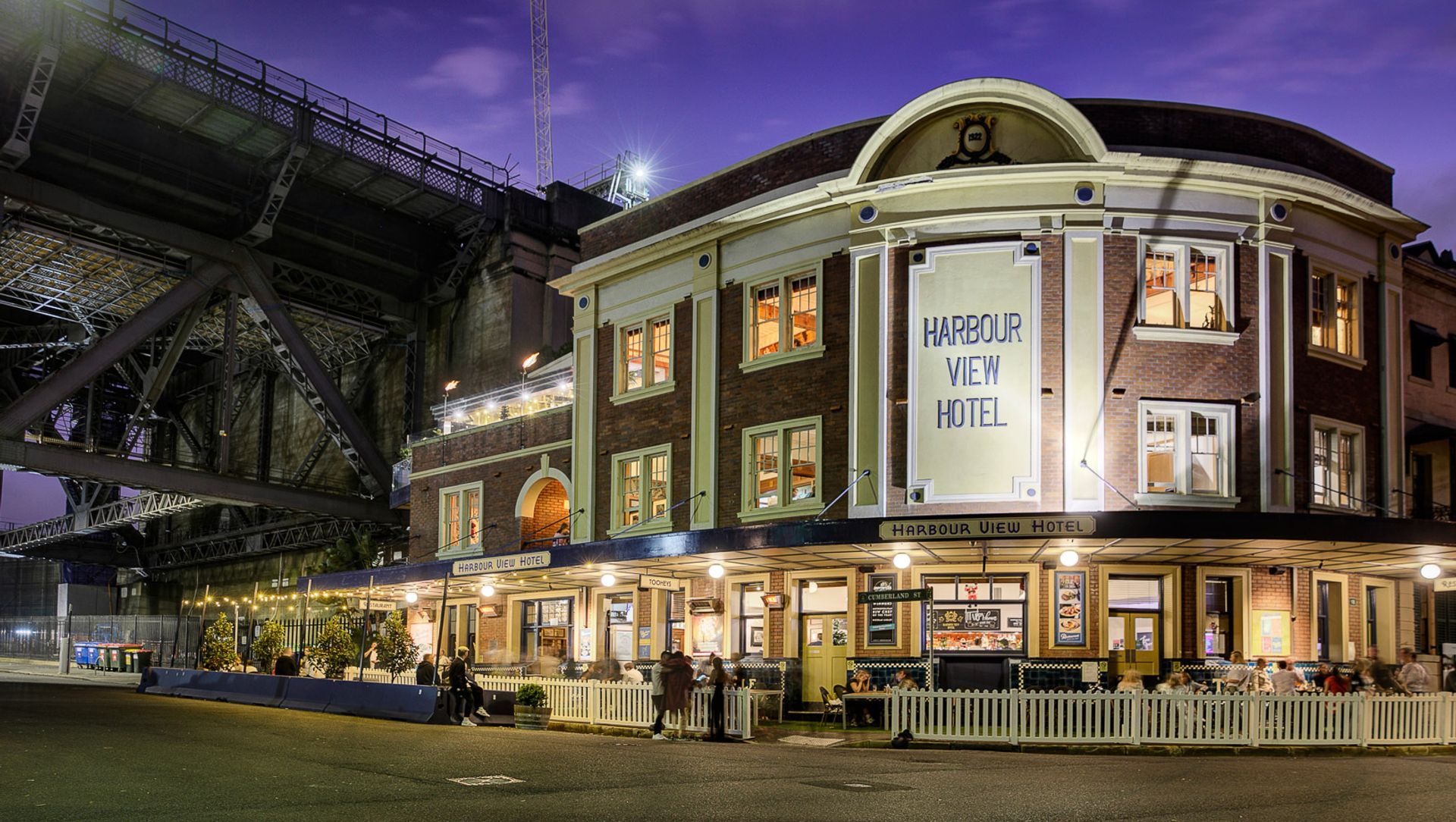 Harbor View Hotel | Lower Fort St, Dawes Point banner