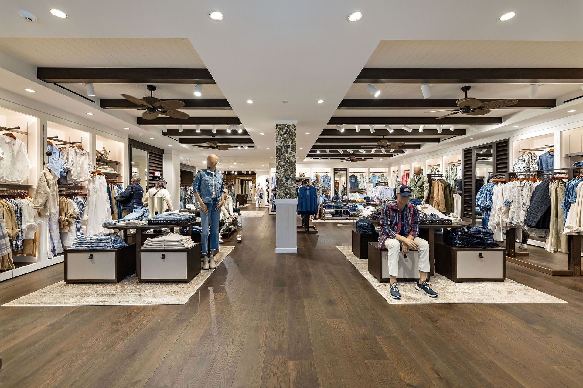 TommyBahamaStoreIMAGEWORKS-2.jpg