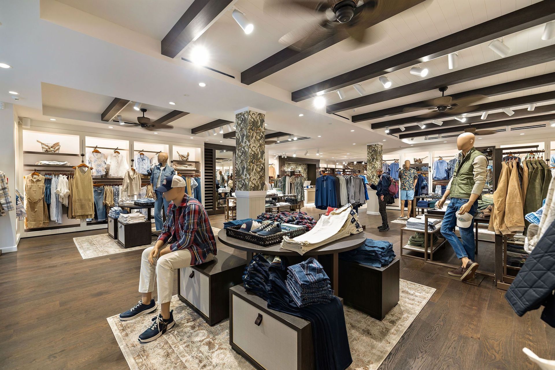 TommyBahamaStoreIMAGEWORKS-3.jpg