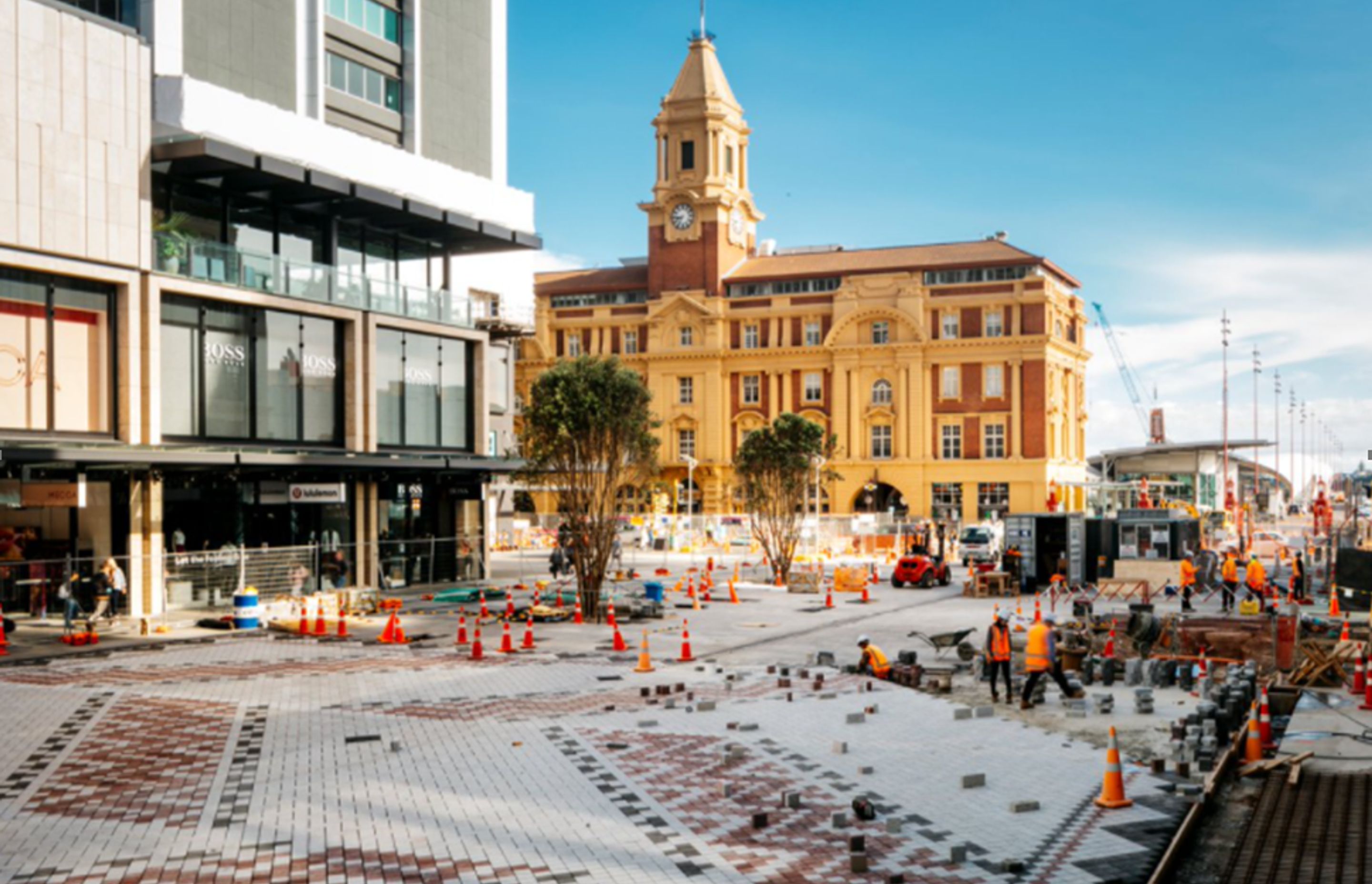 Te Komititanga Square : Lower Queen St , Auckland City 