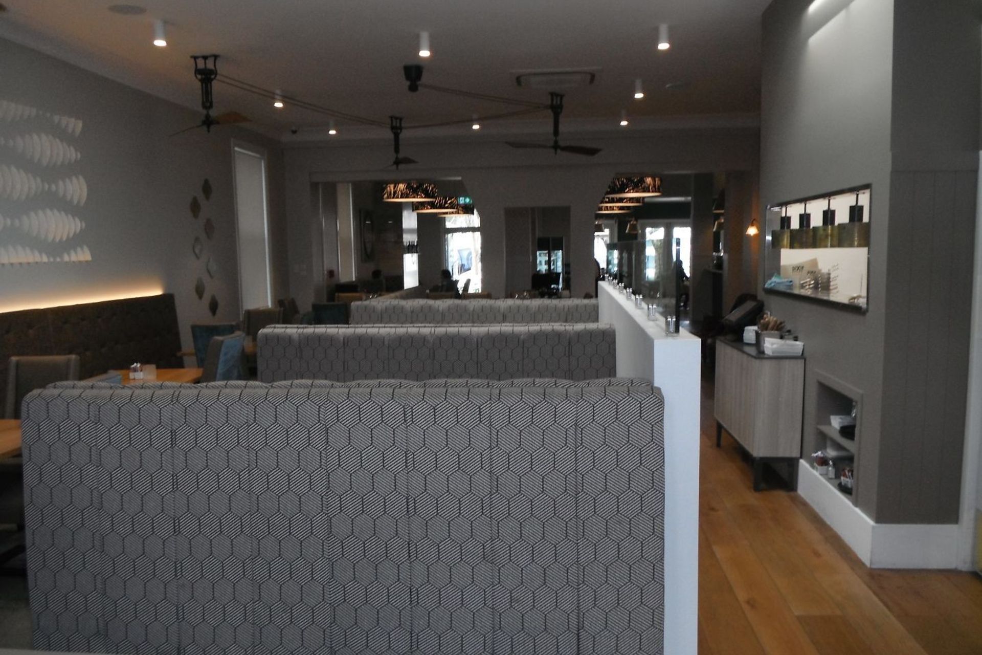 Dixie Browns Bar + Restaurant