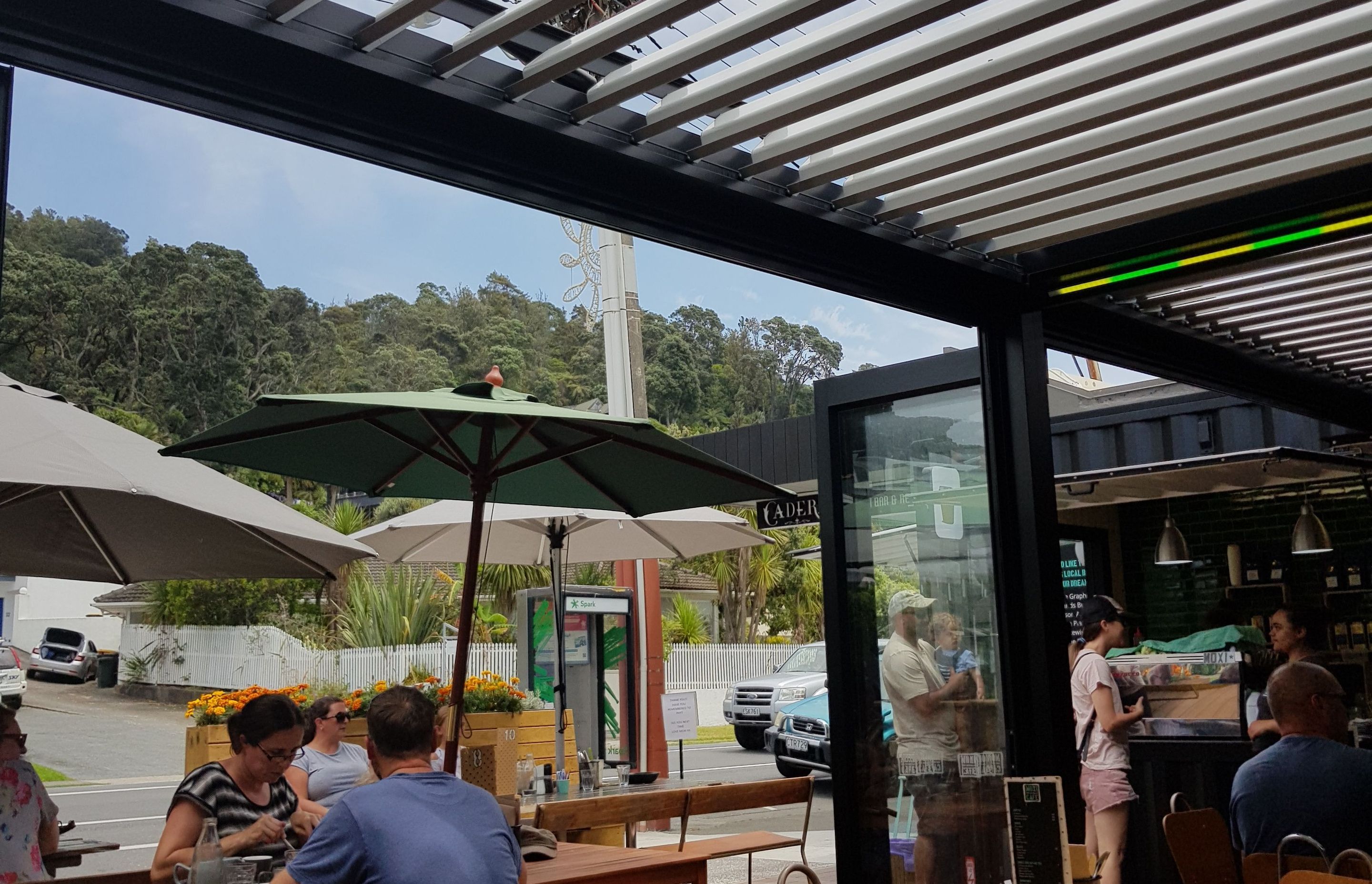 Transforming the Moxi Cafe with louvre roofs