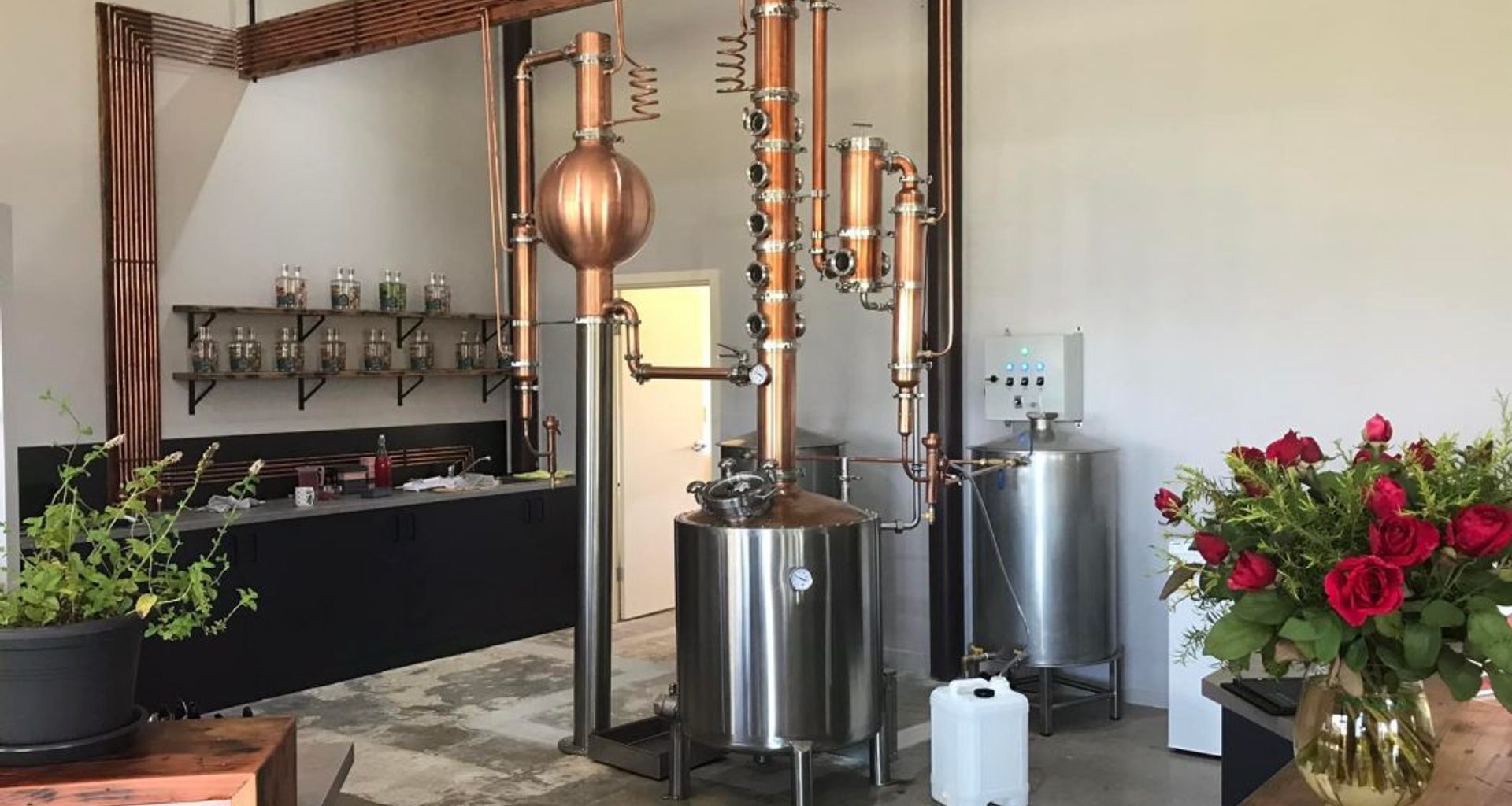 Ruston’s Roses – Cafe & Distillery banner