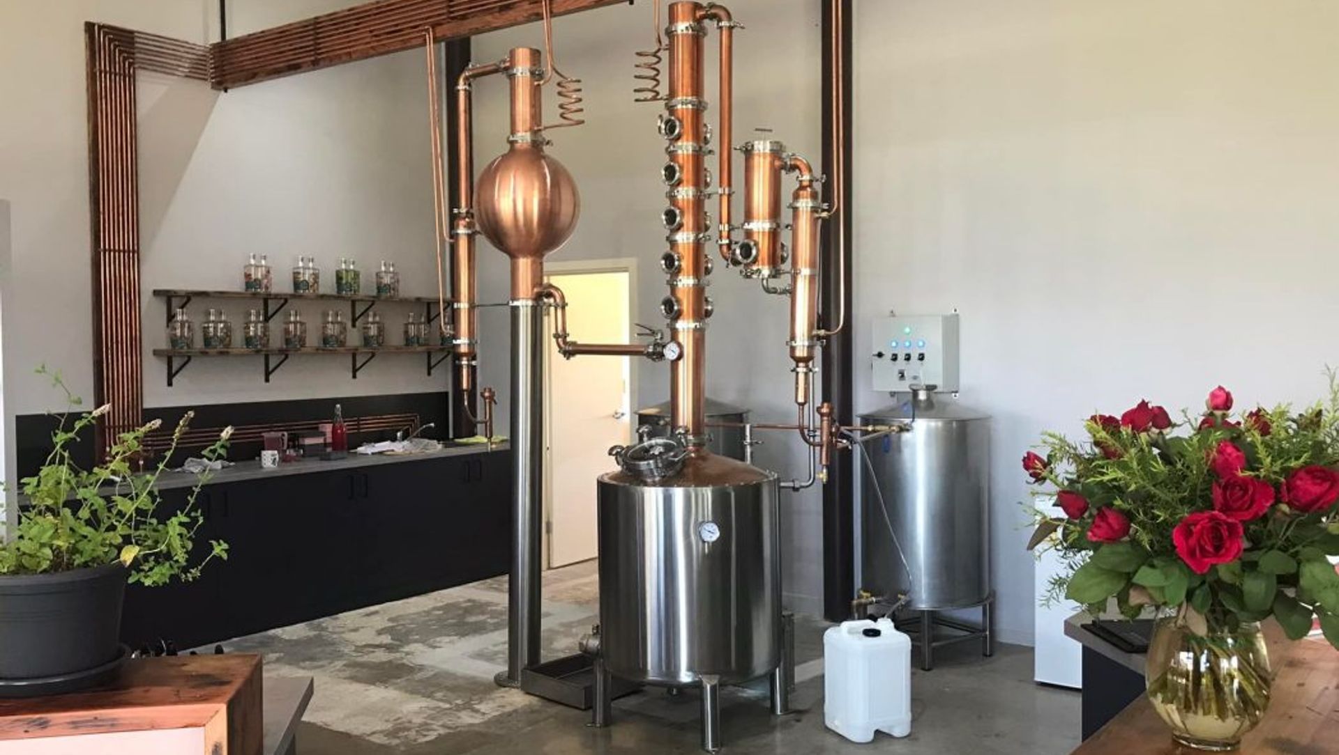 Ruston’s Roses – Cafe & Distillery banner