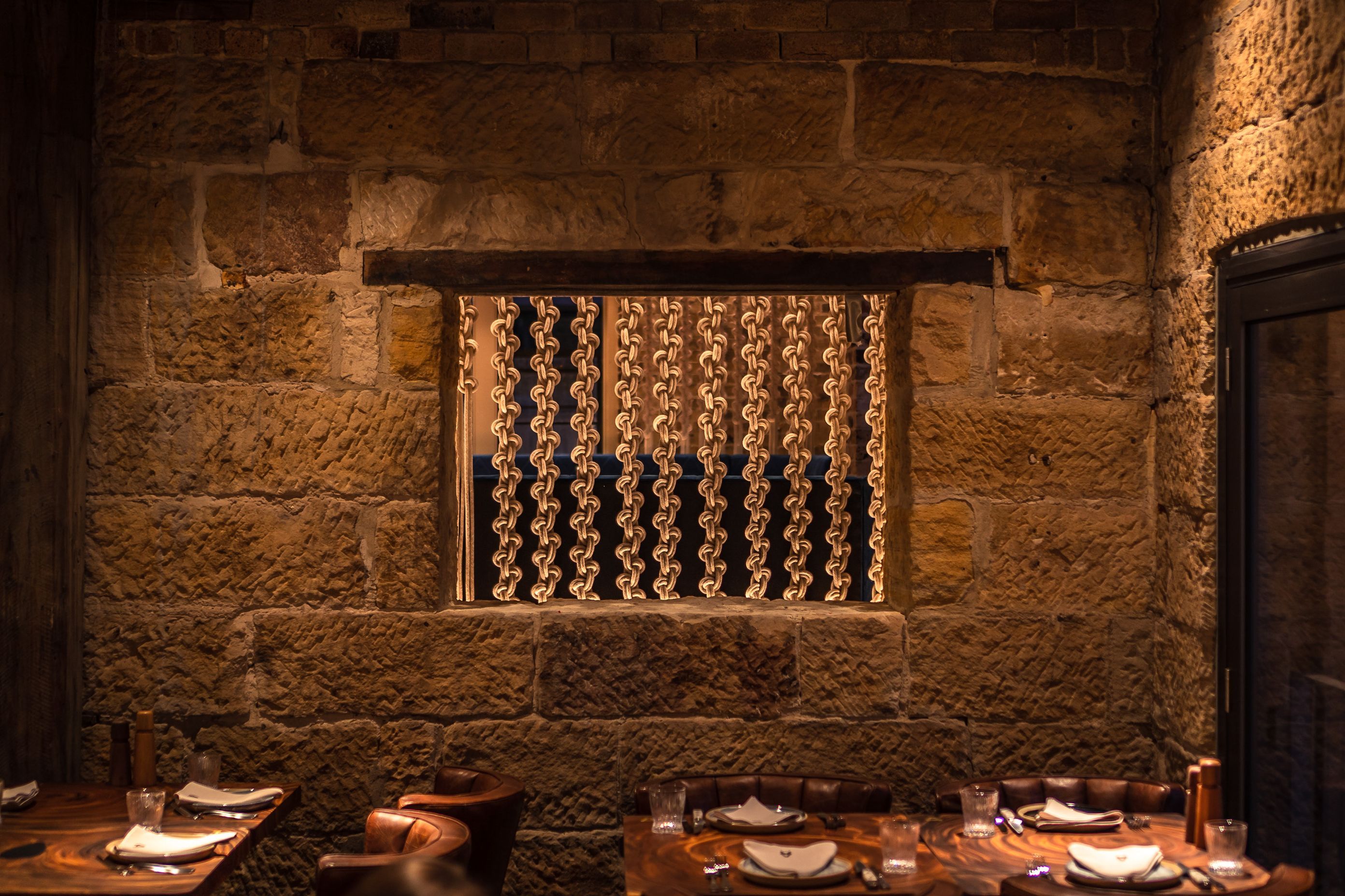 6HEAD-Premium-Steak-Restaurant08-v2.jpg