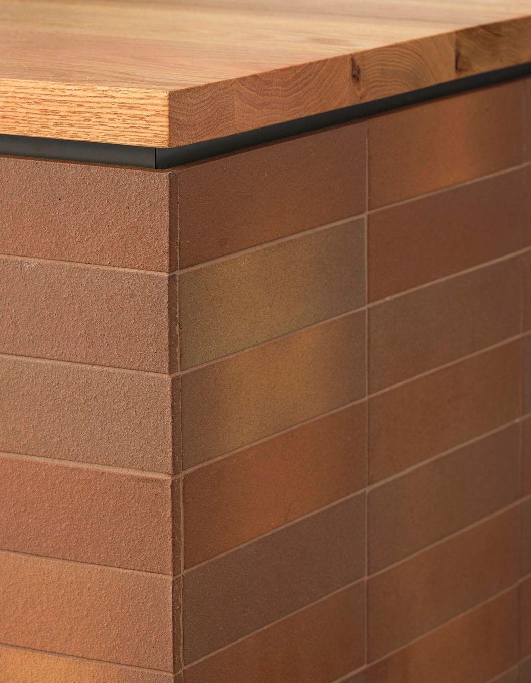 AkinCounter-detail-with-the-combination-of-Red-Oak-and-unglazed-Japanese-tilesSam-Hartnett-Photographer6.jpg