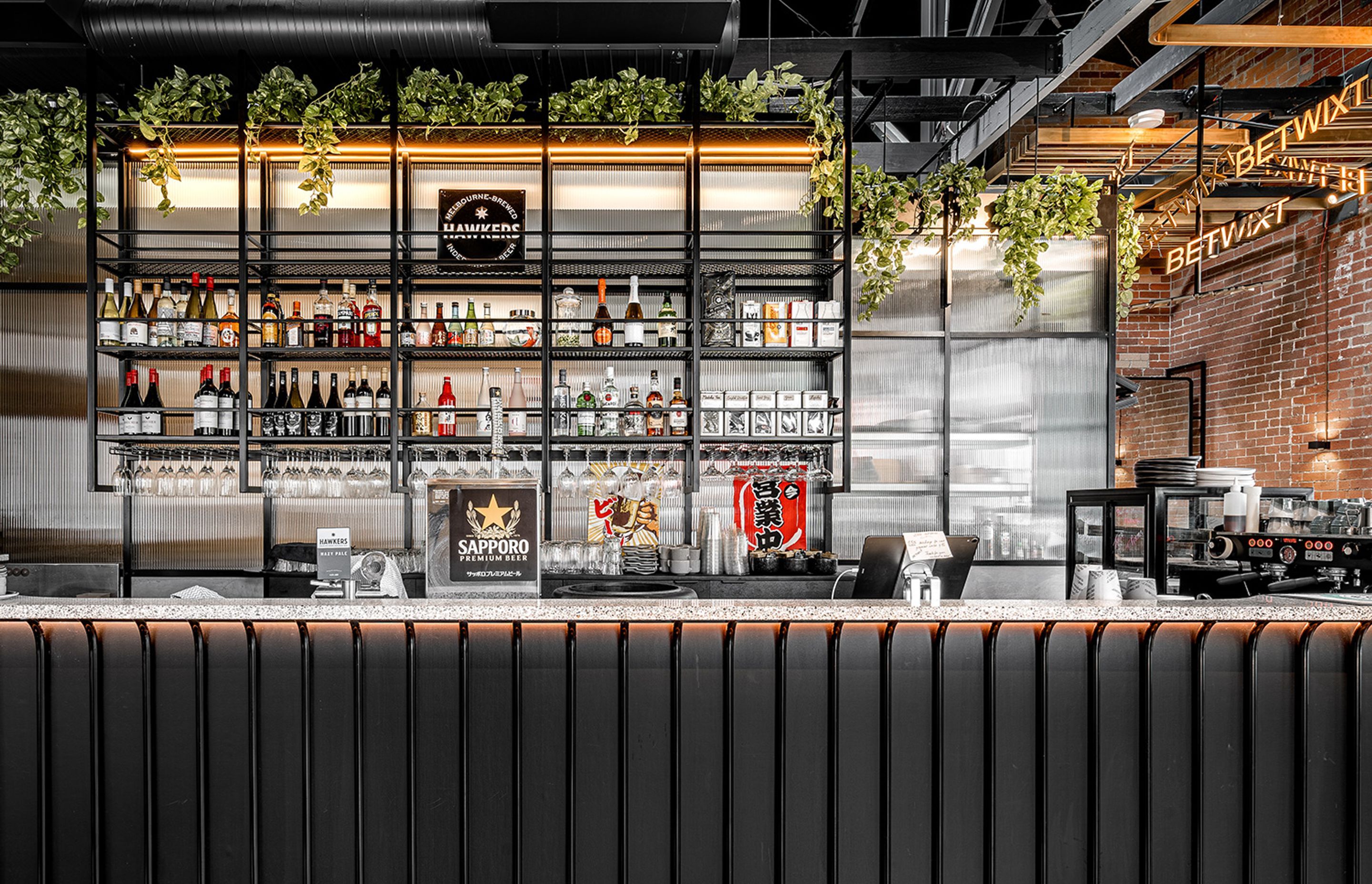 Betwixt Café