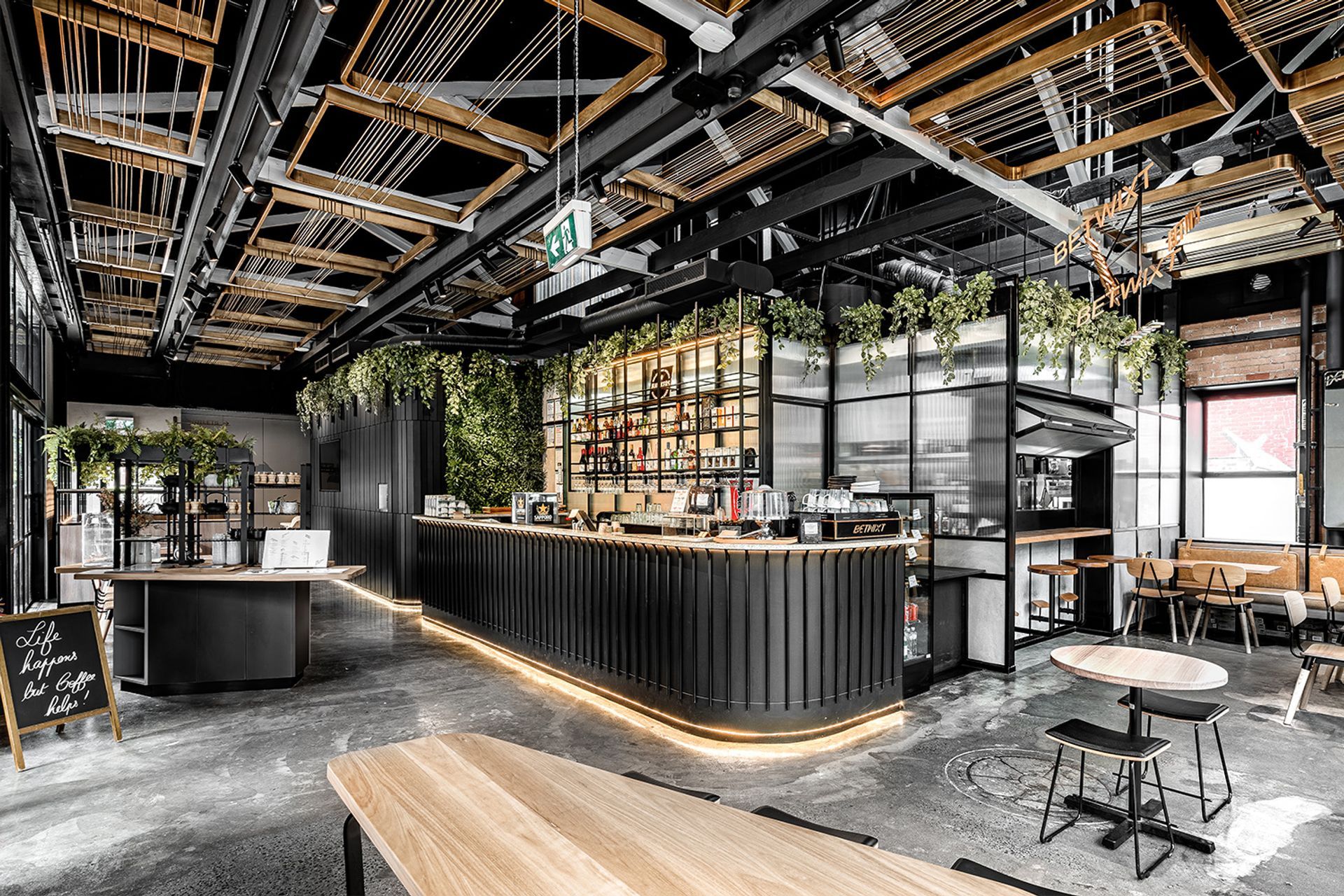 Betwixt Café