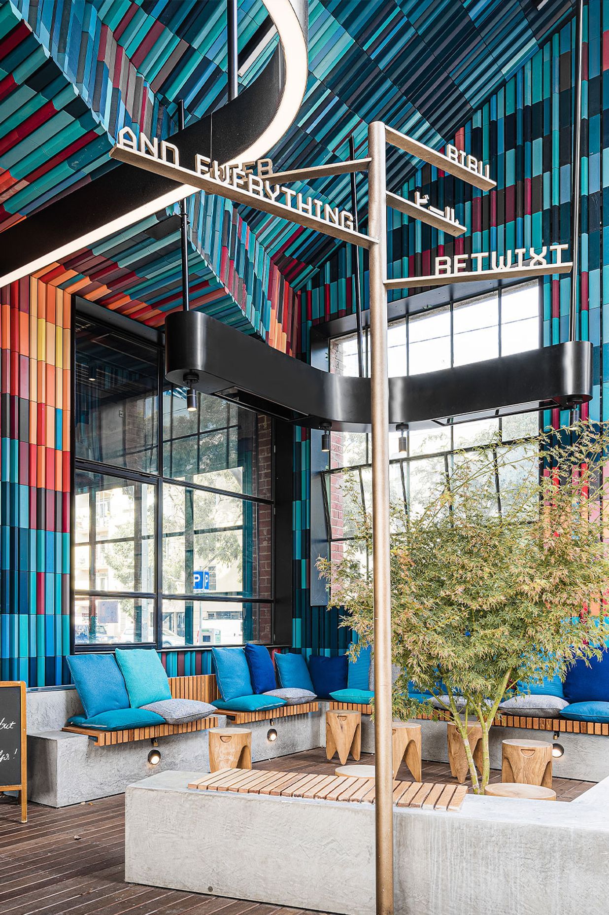 Betwixt Café