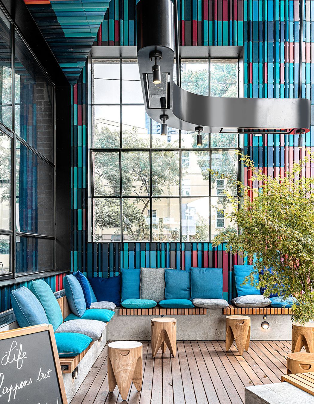 Betwixt Café
