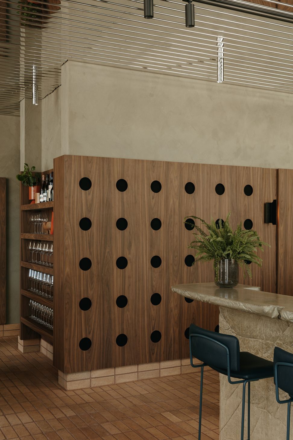 CELLUPAL-REMAX-WALNUT-Dolly-Bar-Adelaide-Genesin-Studio-Jonathan-VDK-DollyJVDKDK18614.jpg