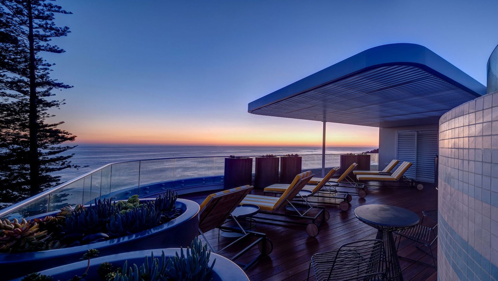 The Surf Hotel, Yamba banner