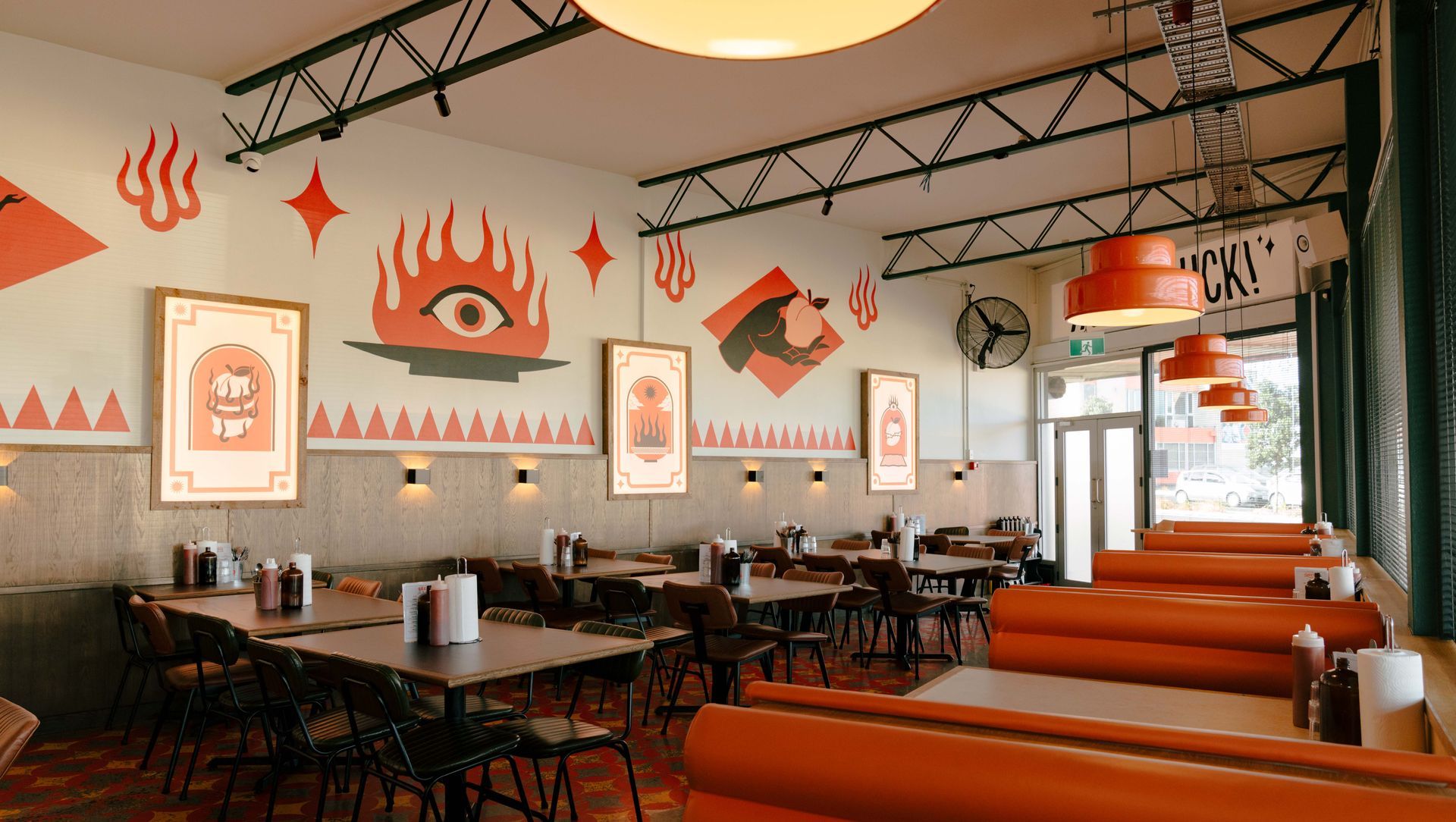 Peach's Hot Chicken banner