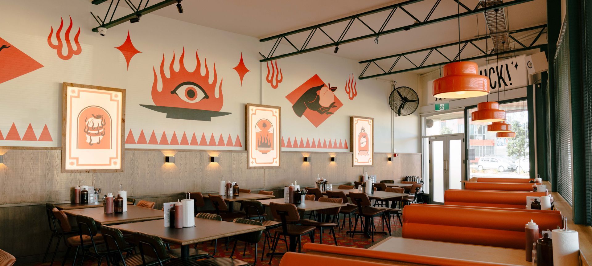 Peach's Hot Chicken banner