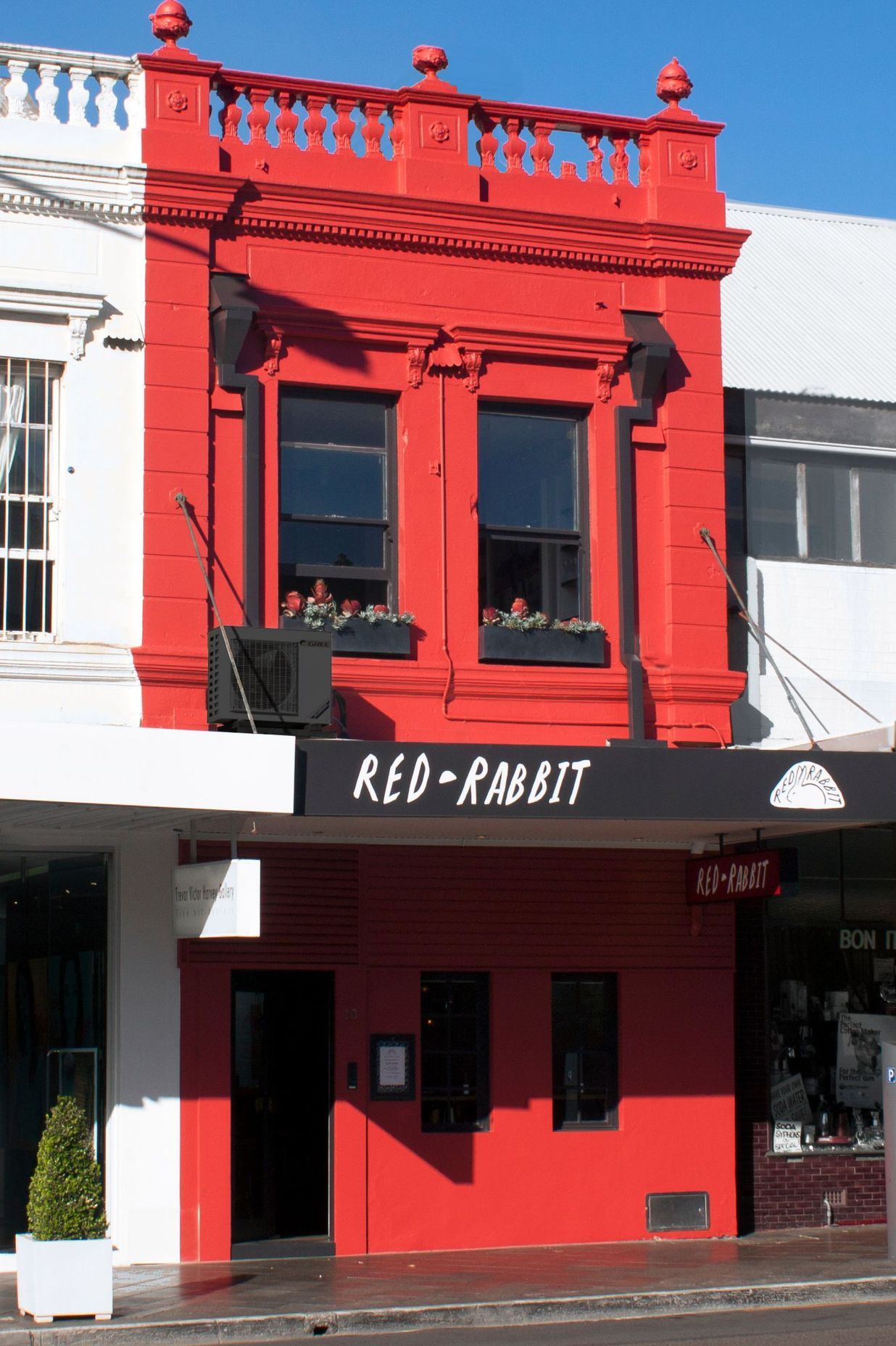 Red Rabbit, Restaurant