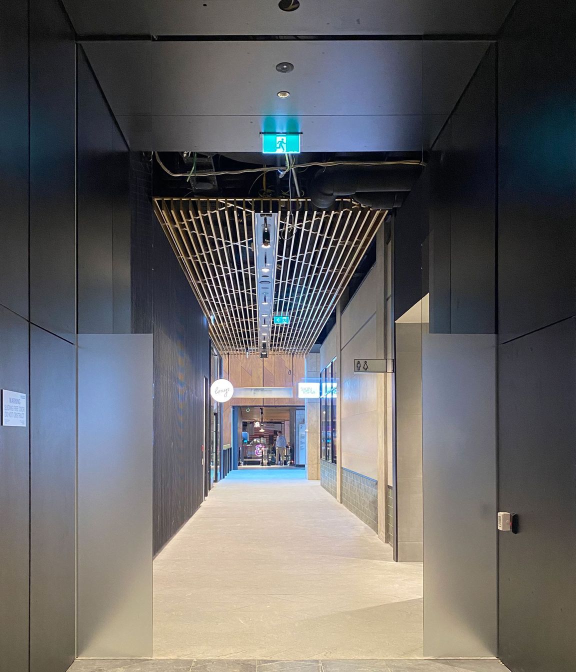 AutoCav Commercial frameless glass cavity slider