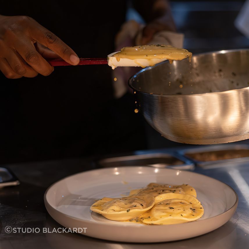 Italian-Street-Kitchen-by-Isabella22-gigapixel-standard-scale-200x.jpg