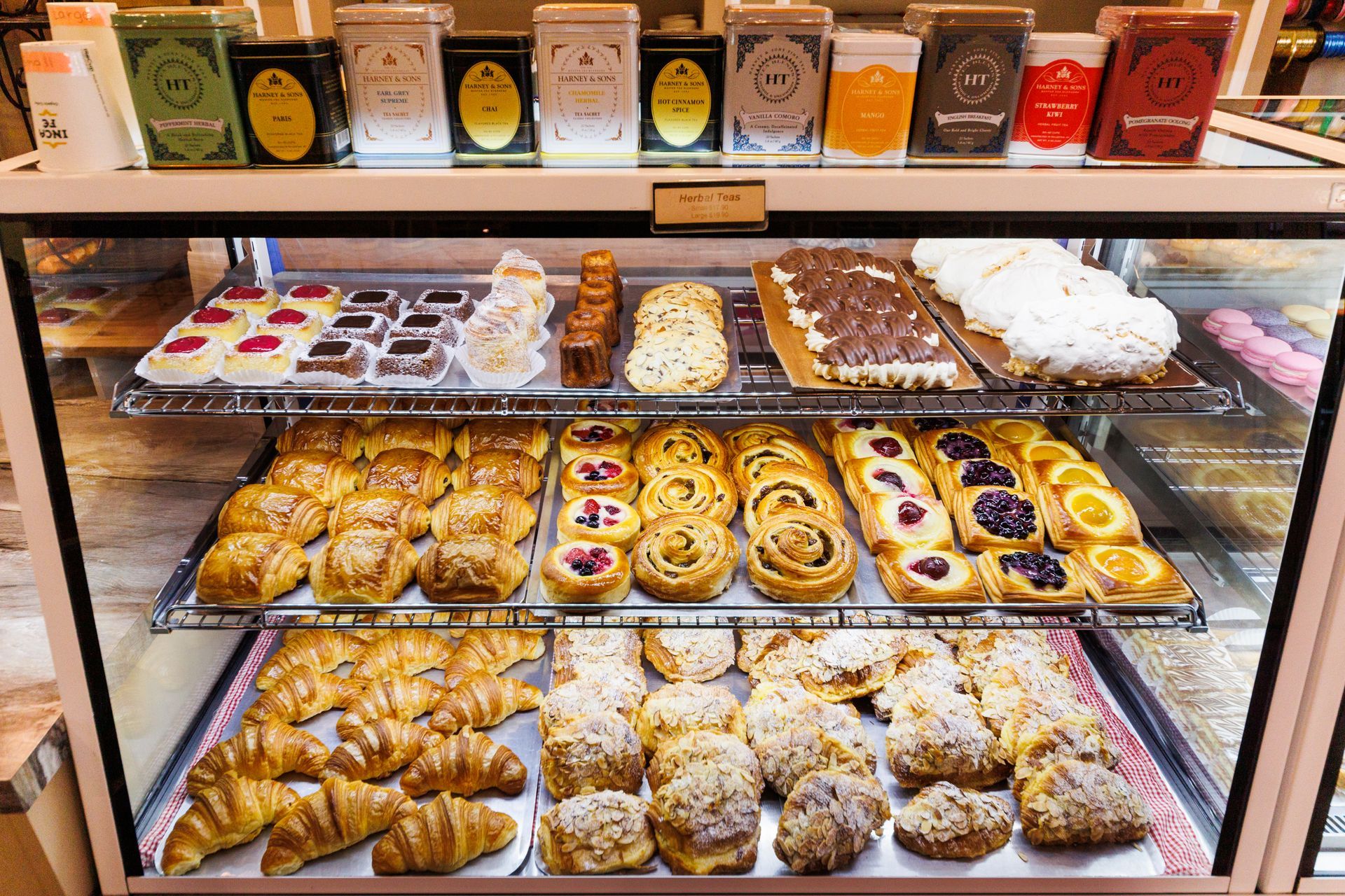 Alexandre Patisserie &amp; Chocolate