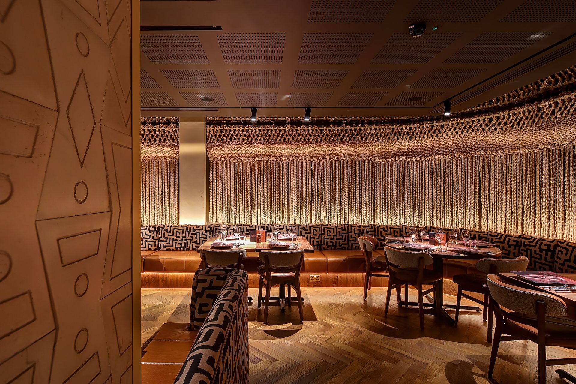 Meat-Wine-Co-Mayfair03-gigapixel-standard-scale-200x.jpg