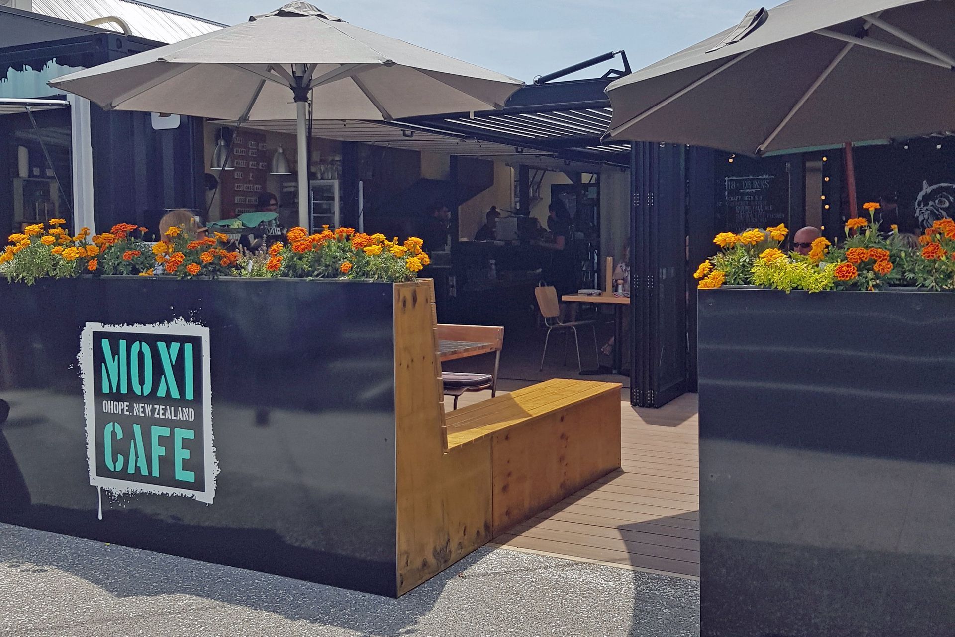 Transforming the Moxi Cafe with louvre roofs