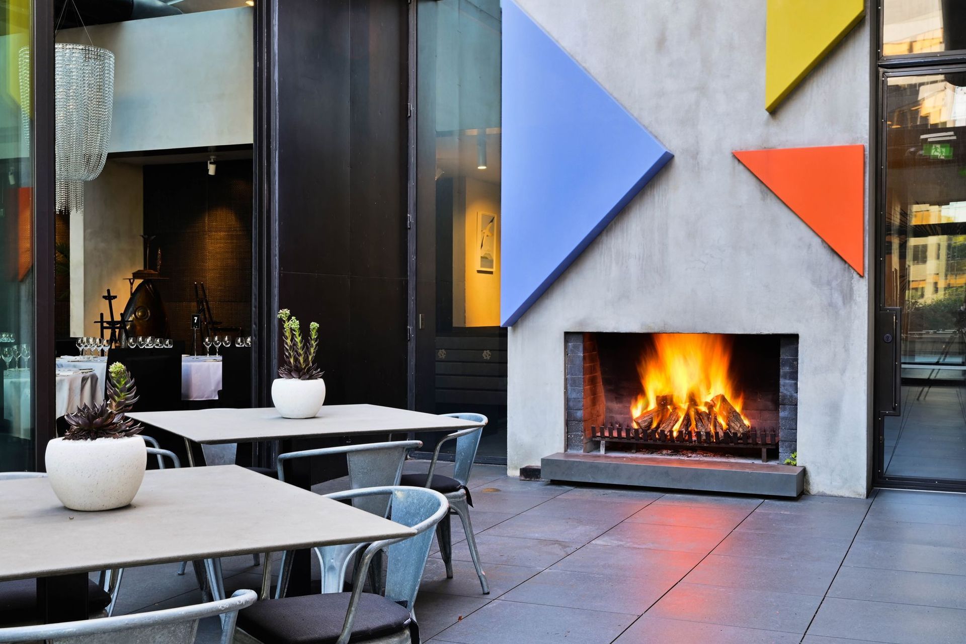 Warmington Traditional 1200 Outdoor Fire with stacker brick pattern