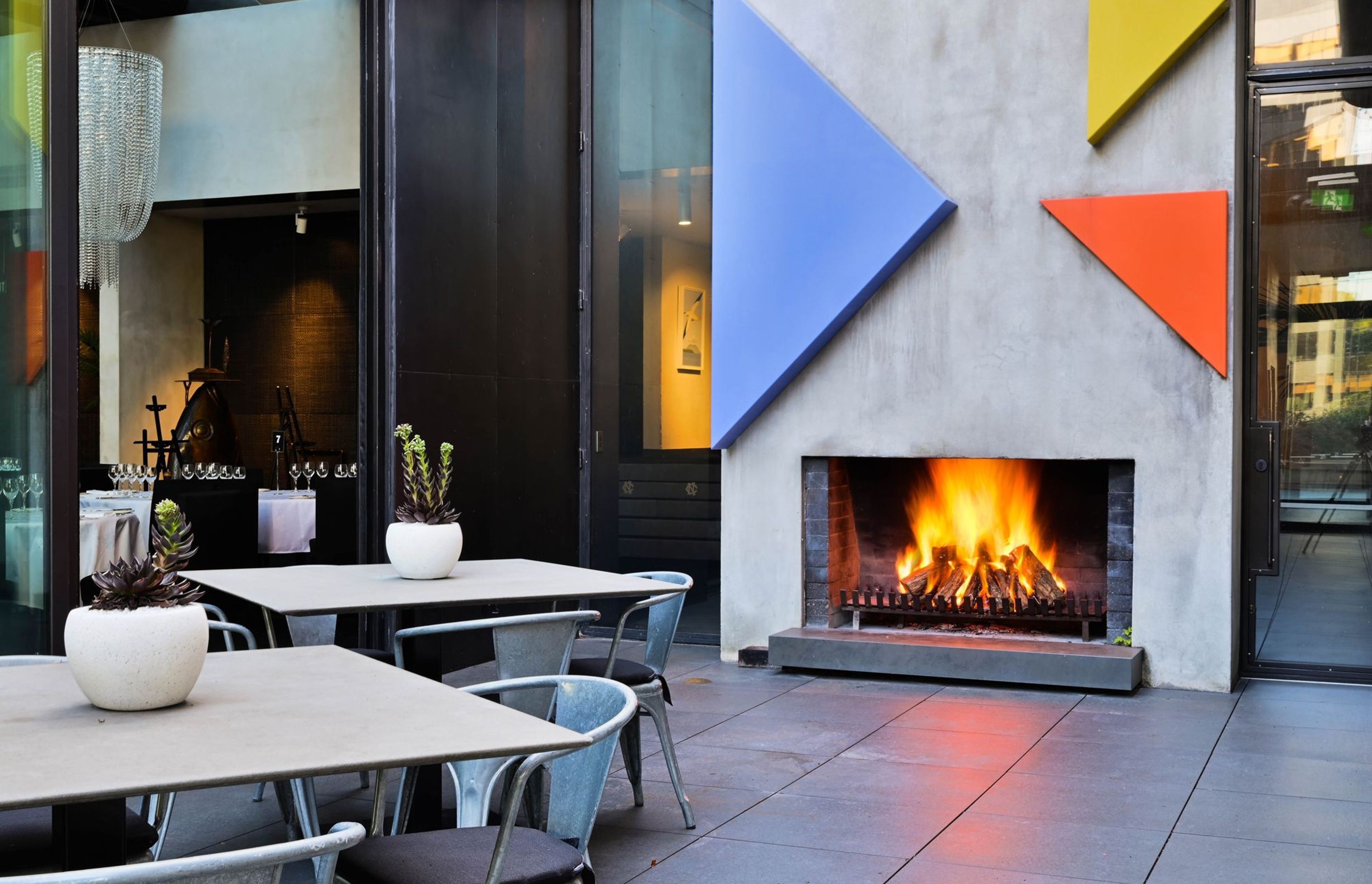 Warmington Traditional 1200 Outdoor Fire with stacker brick pattern