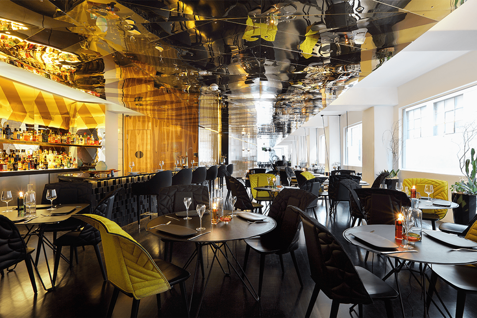 Om Nom – Adelphi Hotel