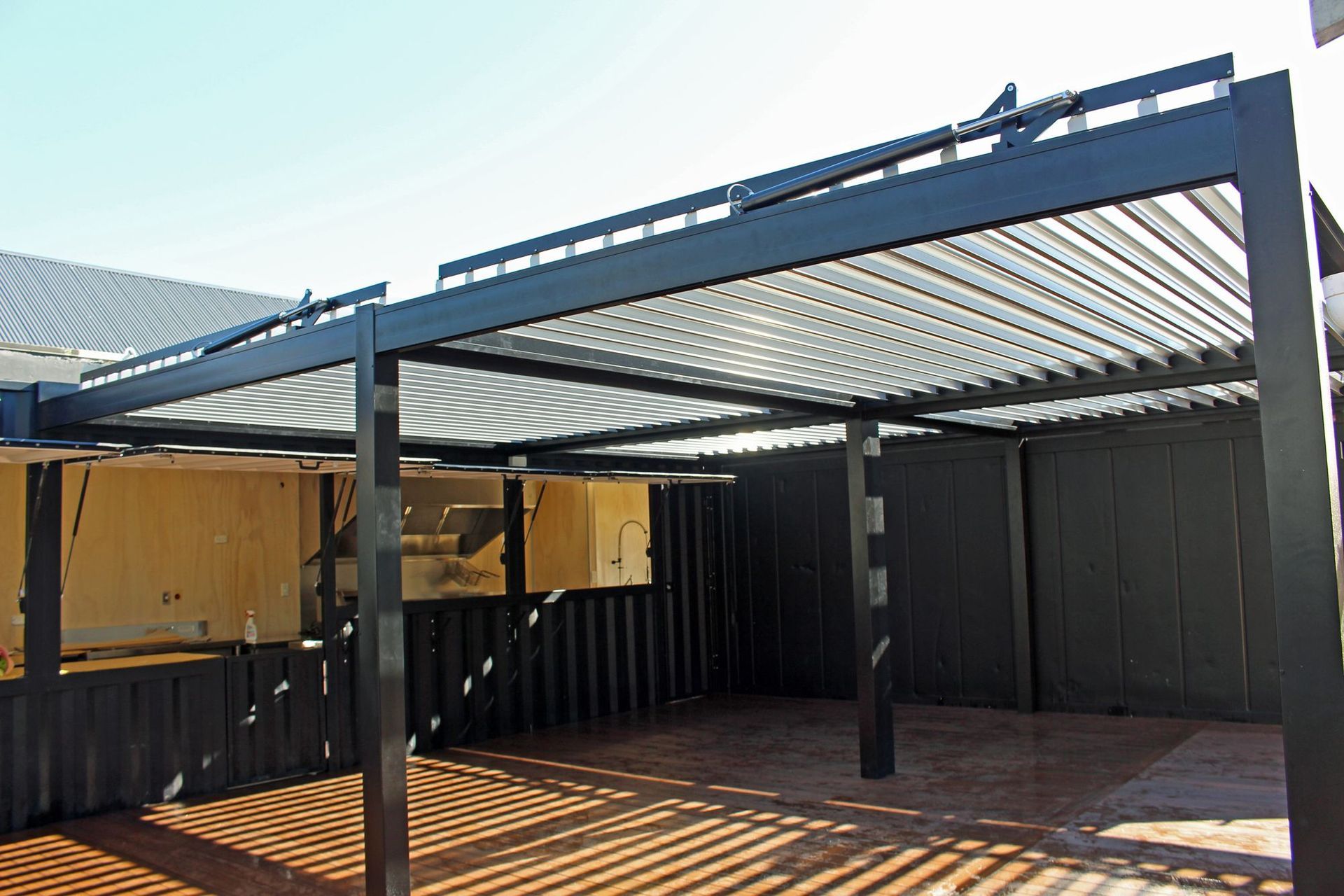 Transforming the Moxi Cafe with louvre roofs